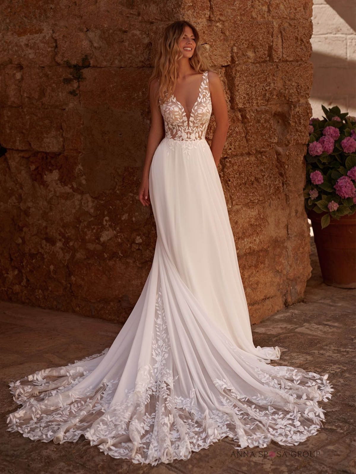 Robe de mariée sirène en dentelle avec bustier transparent et longue traîne élégante – Autour du Mariage