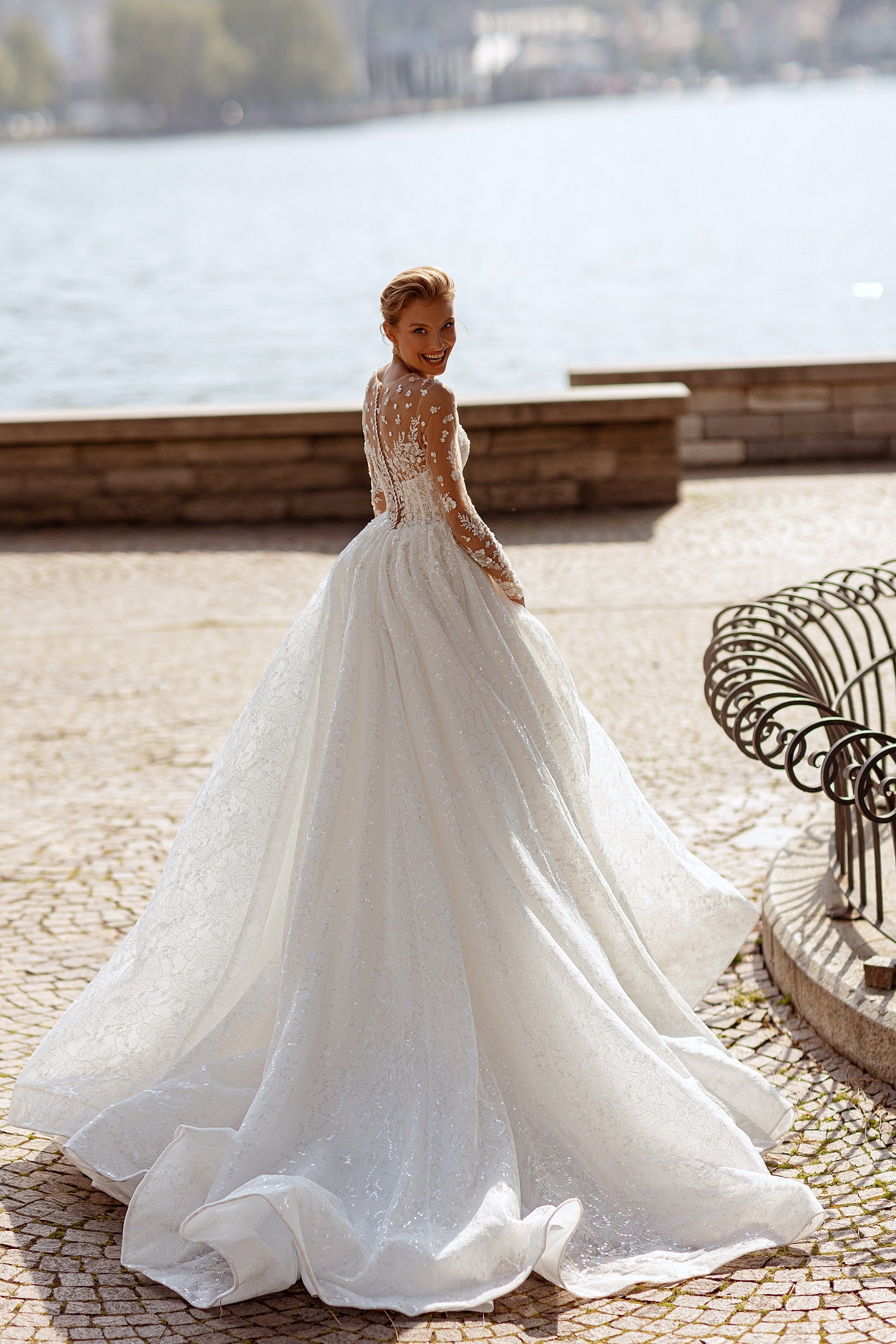 Robe de mariée A-line Lady Di Bride 1008 – Dentelle corset manches longues