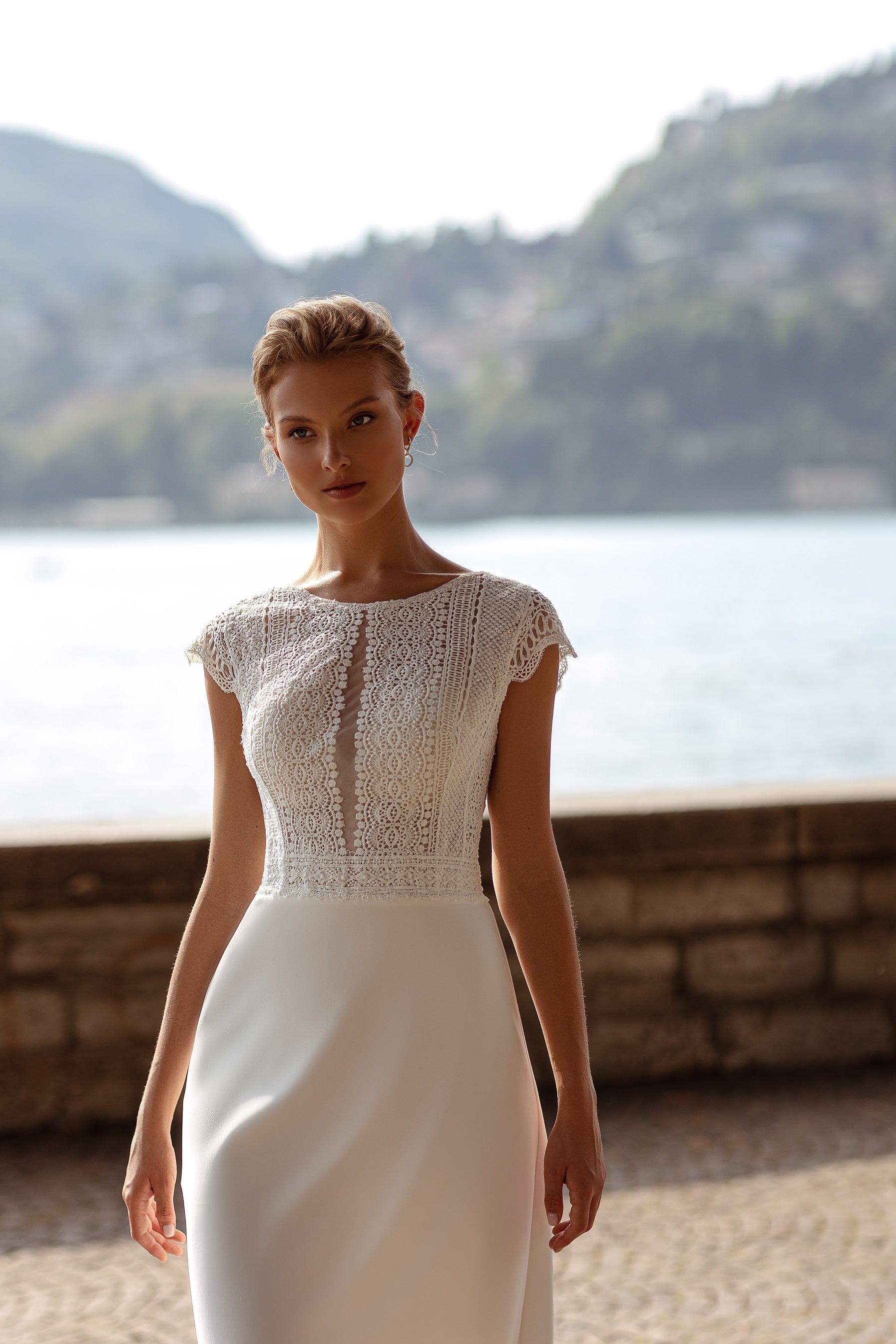 Robe de mariée Lady Di Bride 1009 – Corset macramé et jupe fluide en crêpe