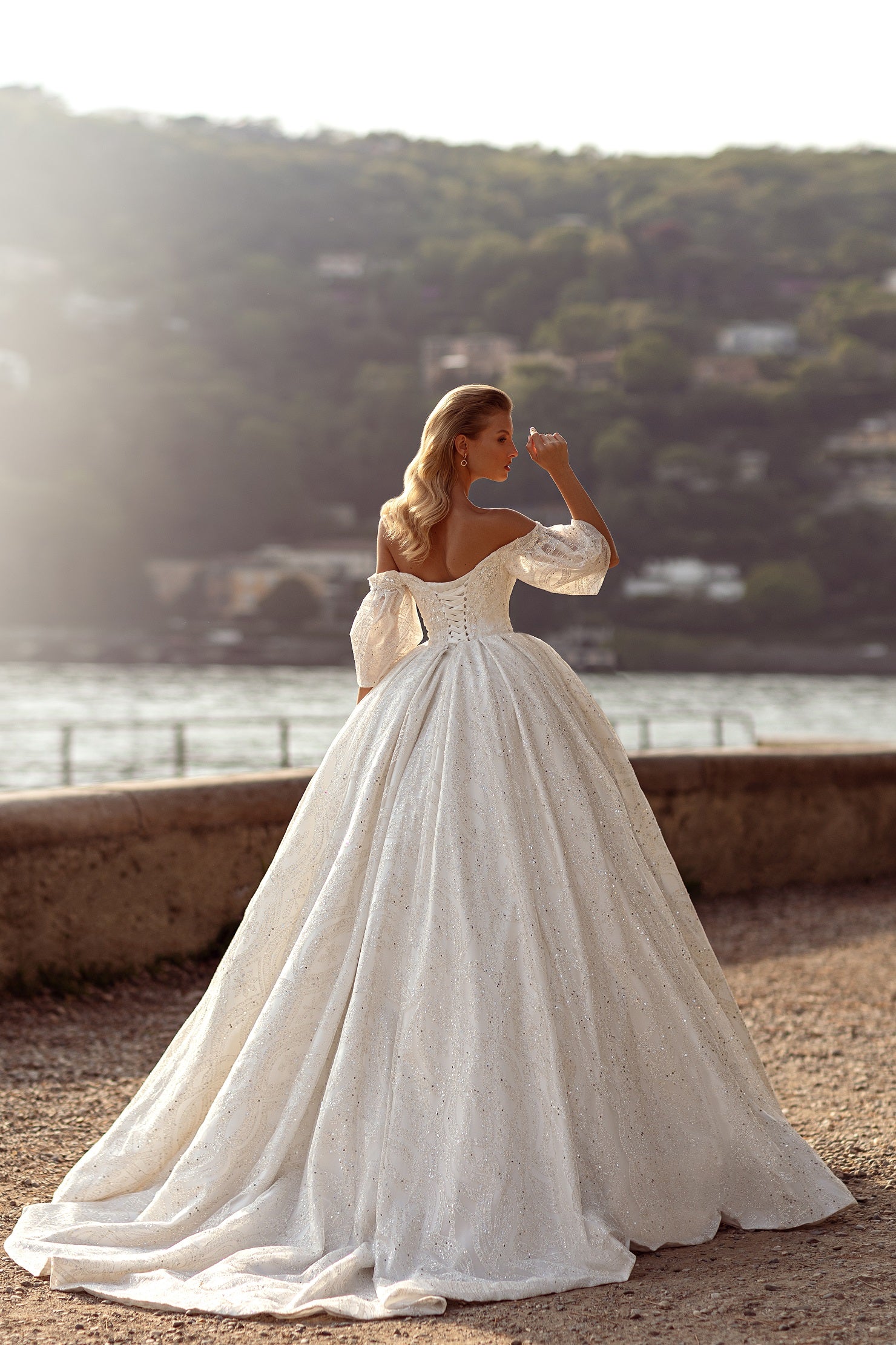 Robe de mariée Lady Di Bride 1010 – Robe princesse volumineuse scintillante avec manches bouffantes