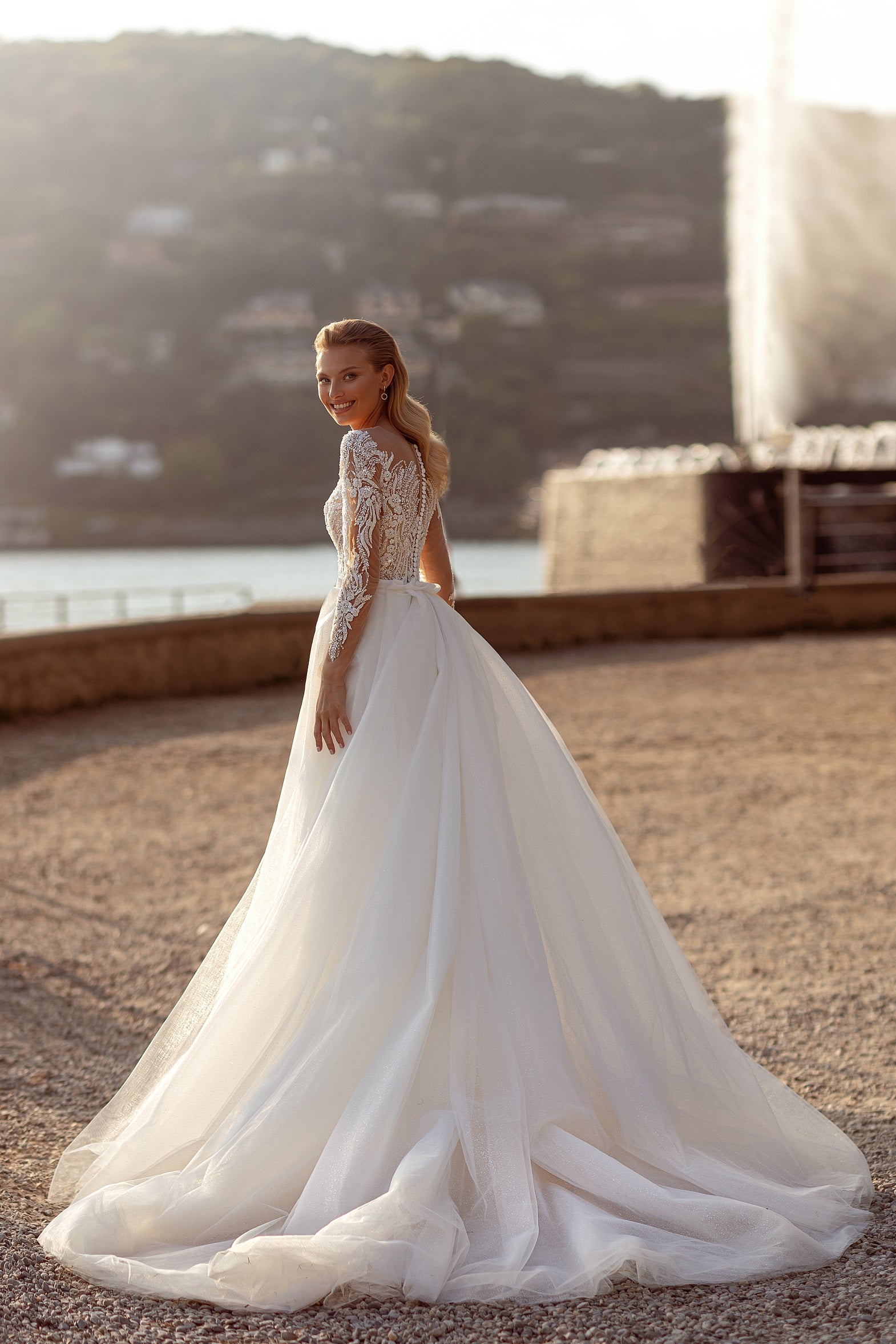 Robe de mariée transformable Lady Di Bride 1012 – Sirène dentelle avec sur-jupe amovible et dentelle