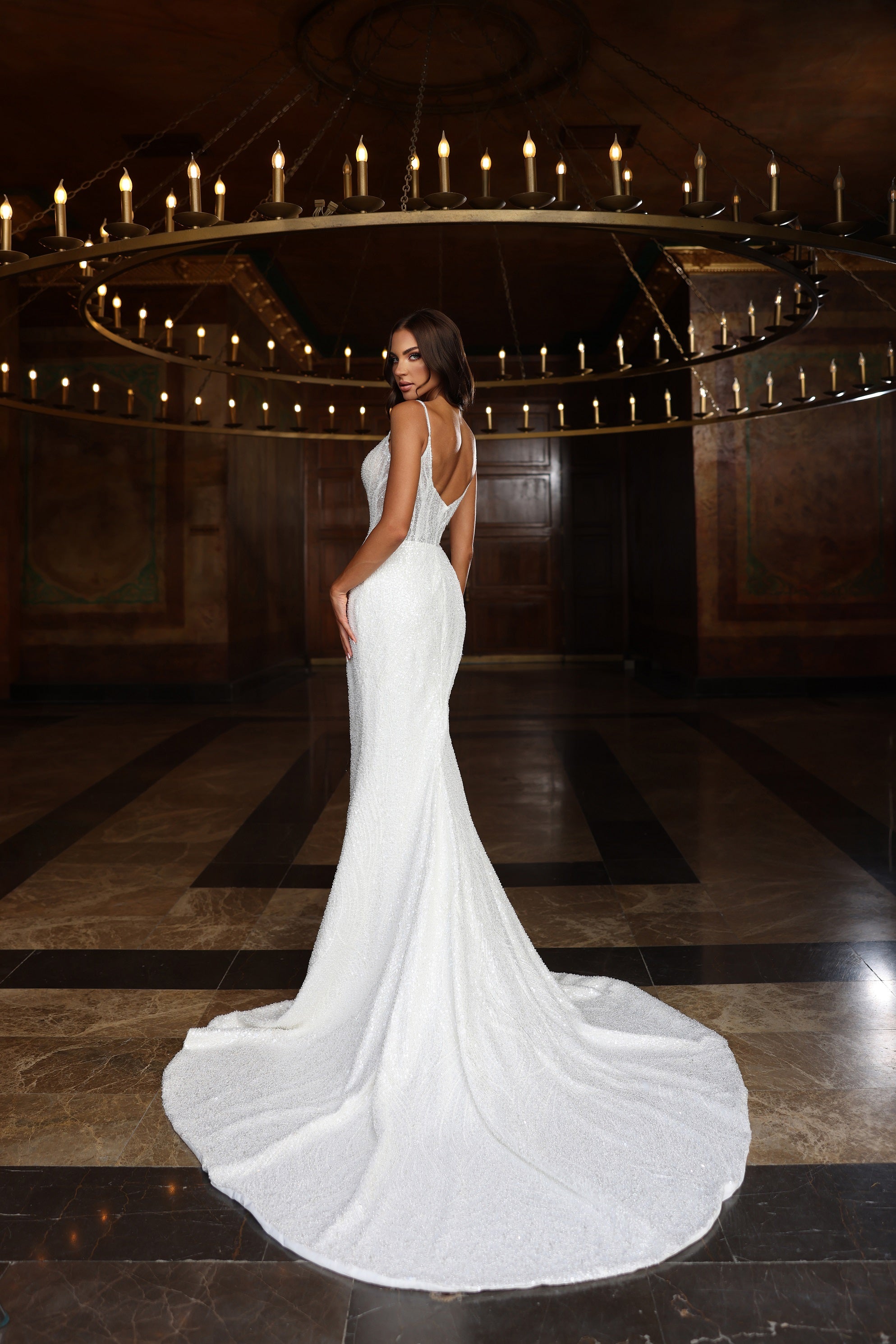 Robe de mariée Lady Di Bride 1101 – Sirène fourreau scintillante à bretelles fines col carré