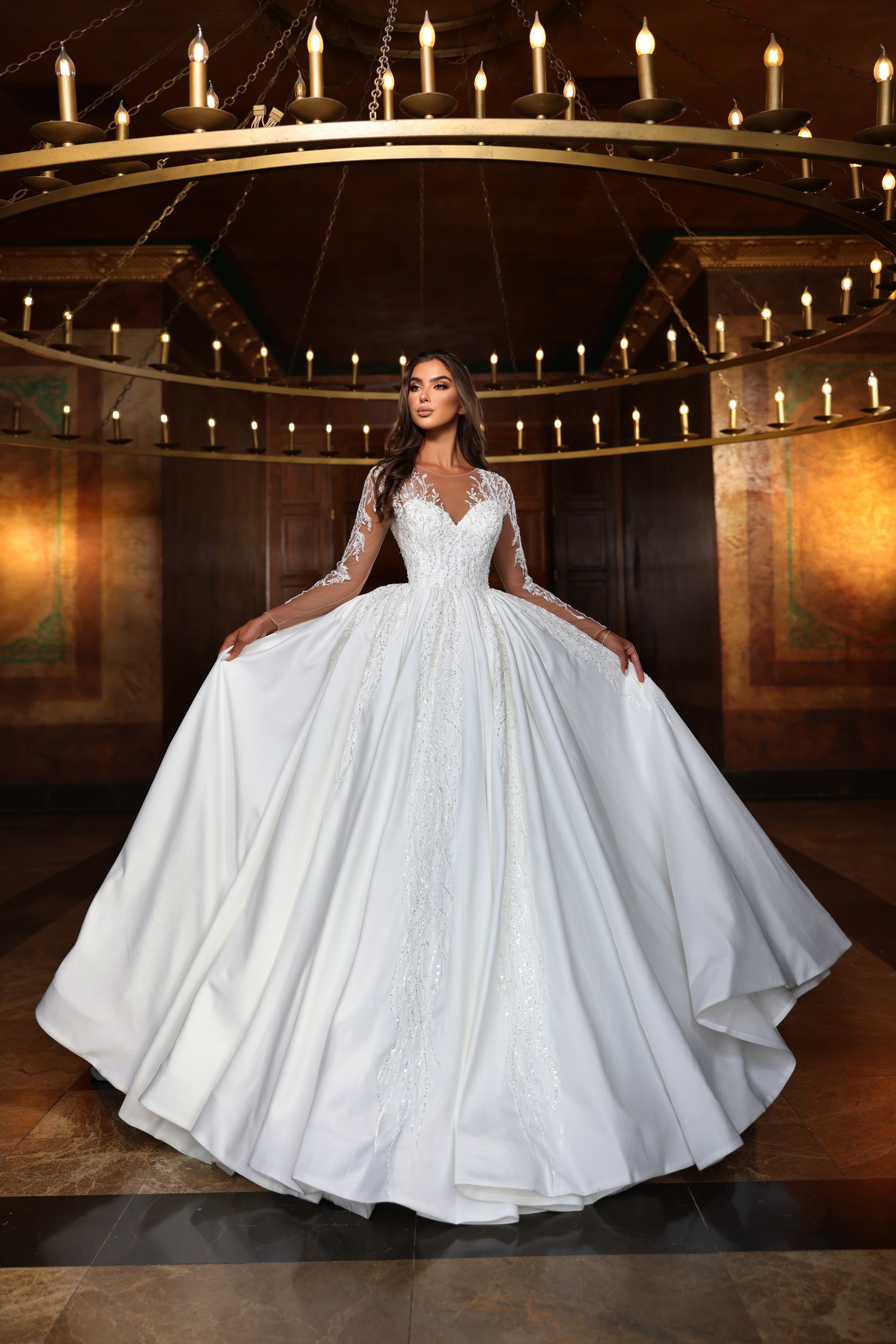 Robe de mariée Lady Di Bride 1102 – Princesse satinée à manches longues en dentelle