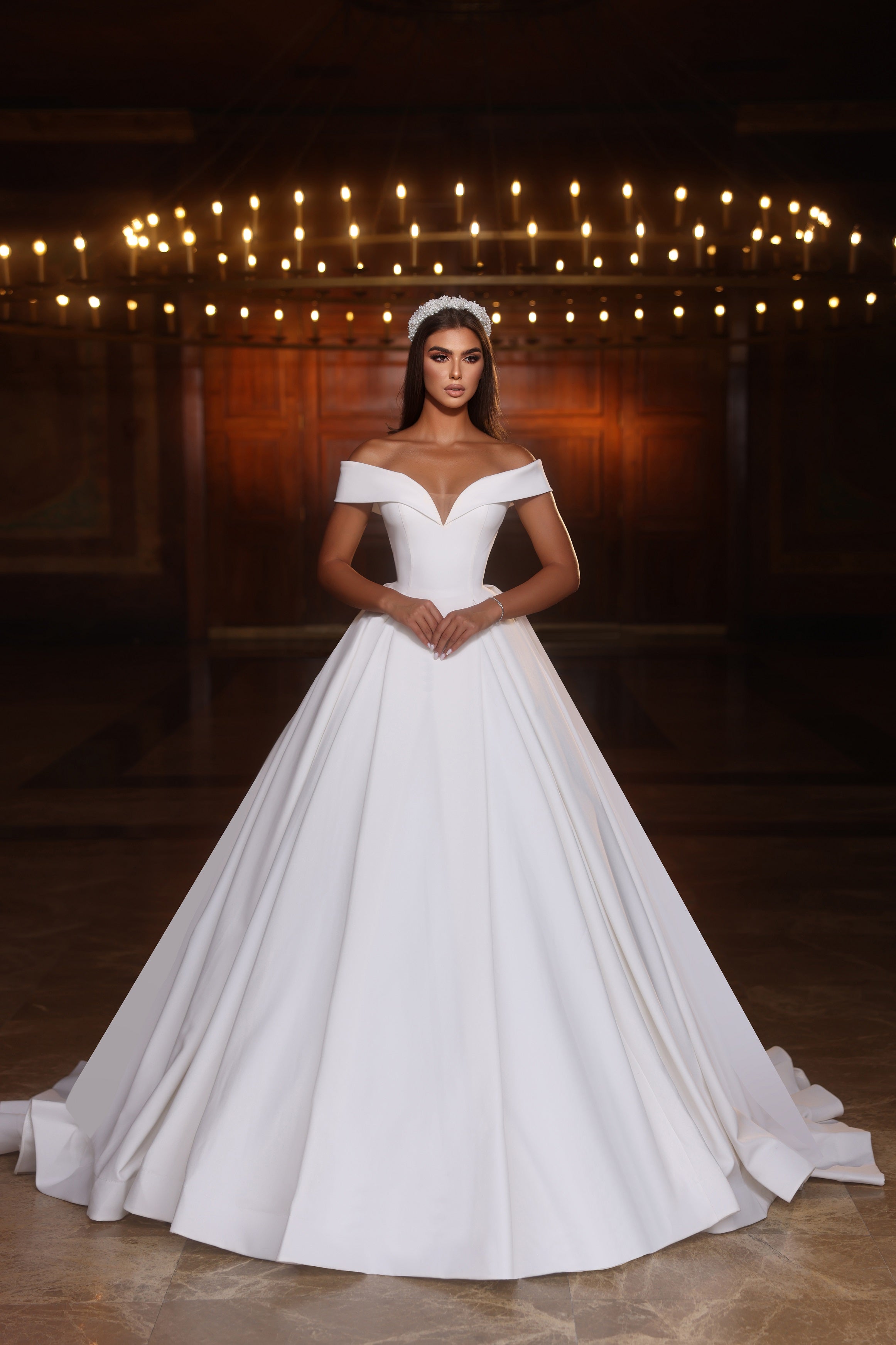 Robe de mariée Lady Di Bride 1108 – Princesse en crêpe élégante à épaules dénudées