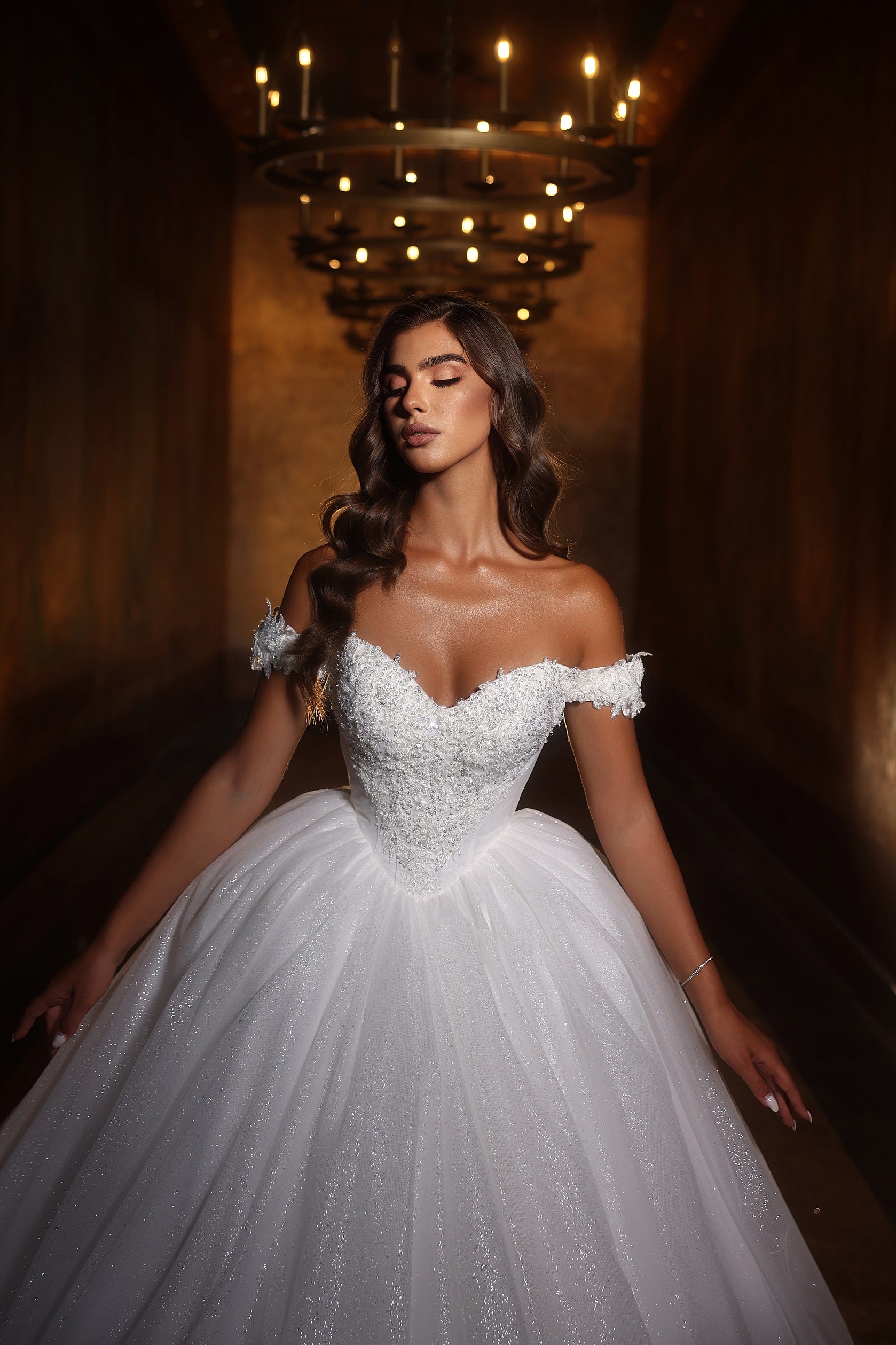 Robe de mariée Lady Di Bride 1112 – Princesse volumineuse romantique épaules dénudées corset en pointe