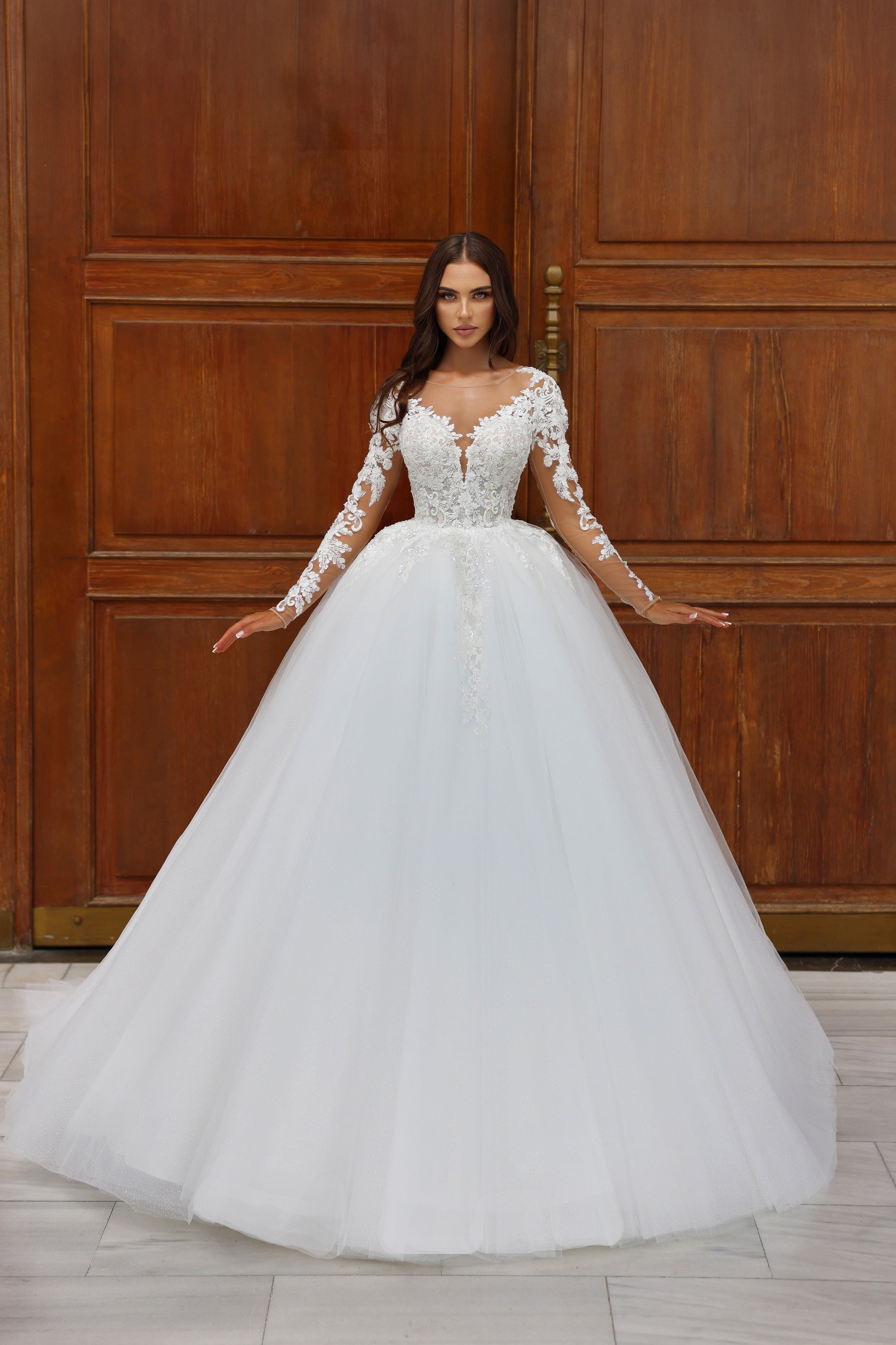 Robe de mariée Lady Di Bride 1117 – Princesse en dentelle brilante à manches longues