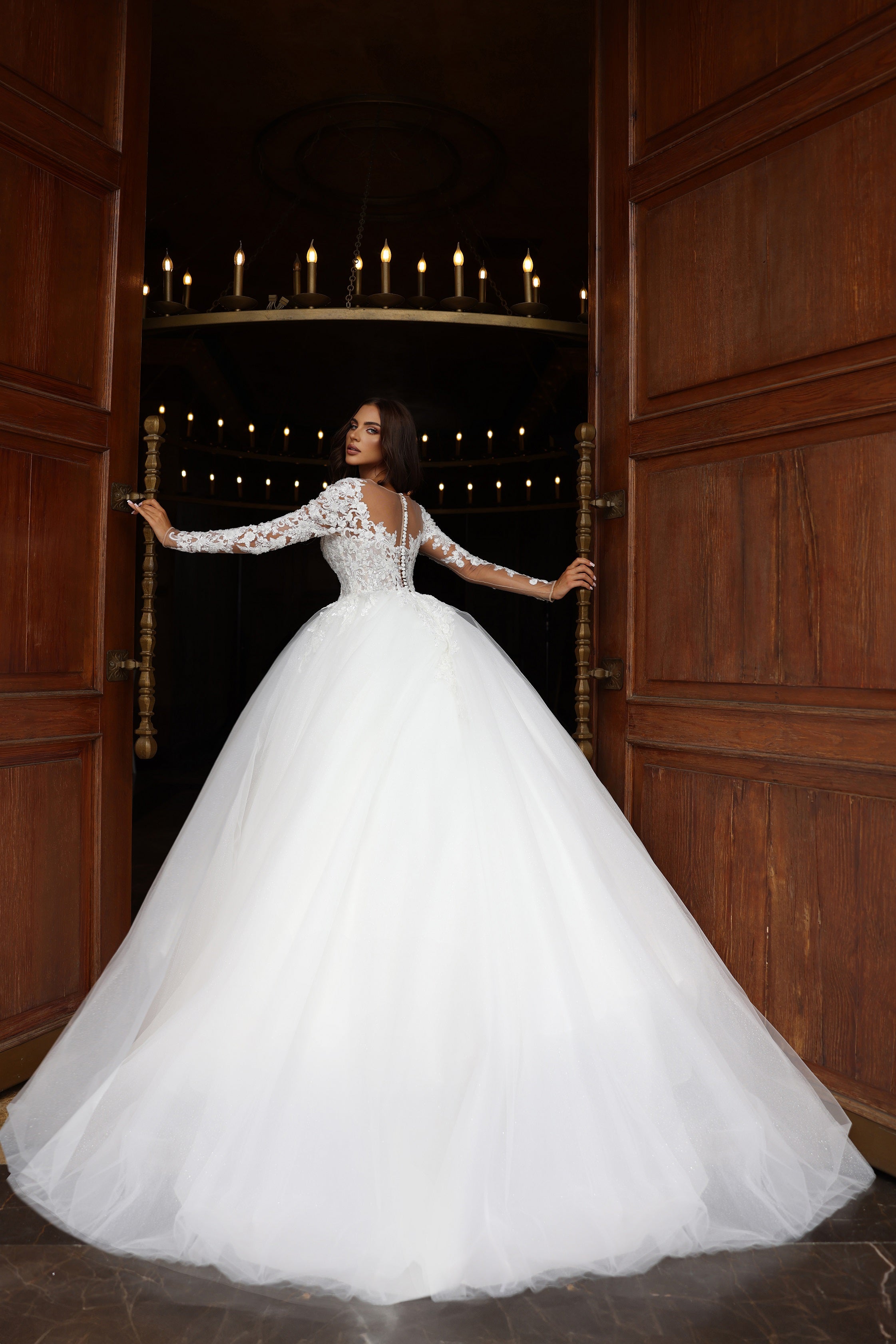 Robe de mariée Lady Di Bride 1117 – Princesse en dentelle brilante à manches longues