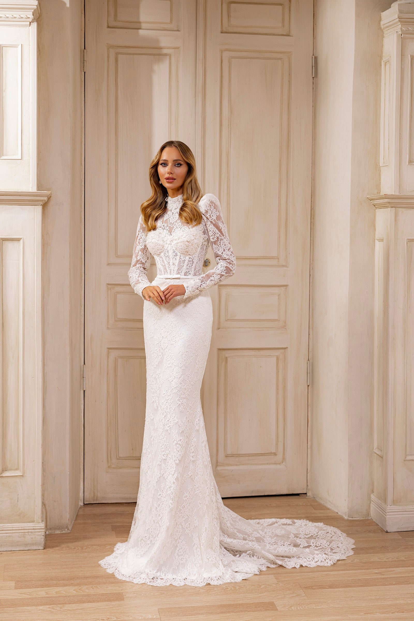 Robe de mariée Lady Di Bride 1201 – sirène en dentelle avec manches longues et traîne