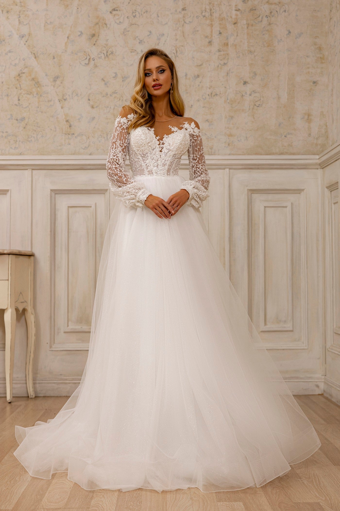 Robe de mariée Lady Di Bride 1213 – A-line en tulle avec manches ballons longues en dentelle