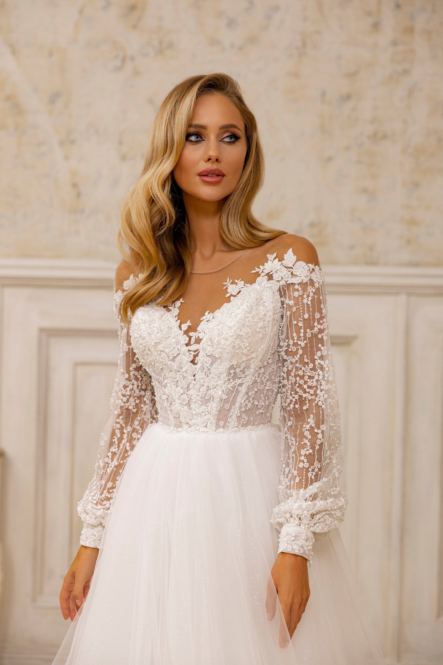 Robe de mariée Lady Di Bride 1213 – A-line en tulle avec manches ballons longues en dentelle