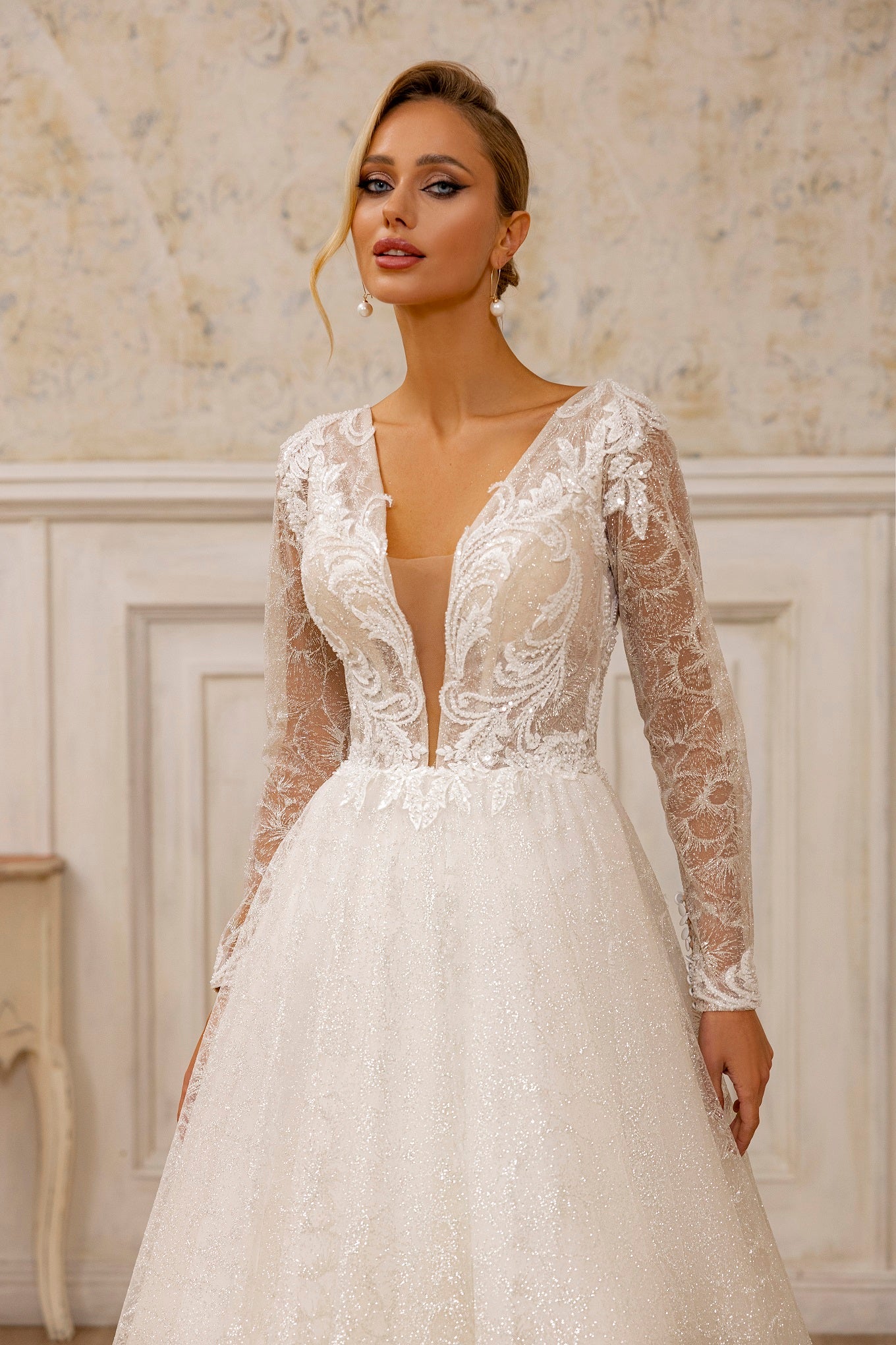 Robe de mariée Lady Di Bride 1215 – A-line scintillante en dentelle perlée avec manches longues