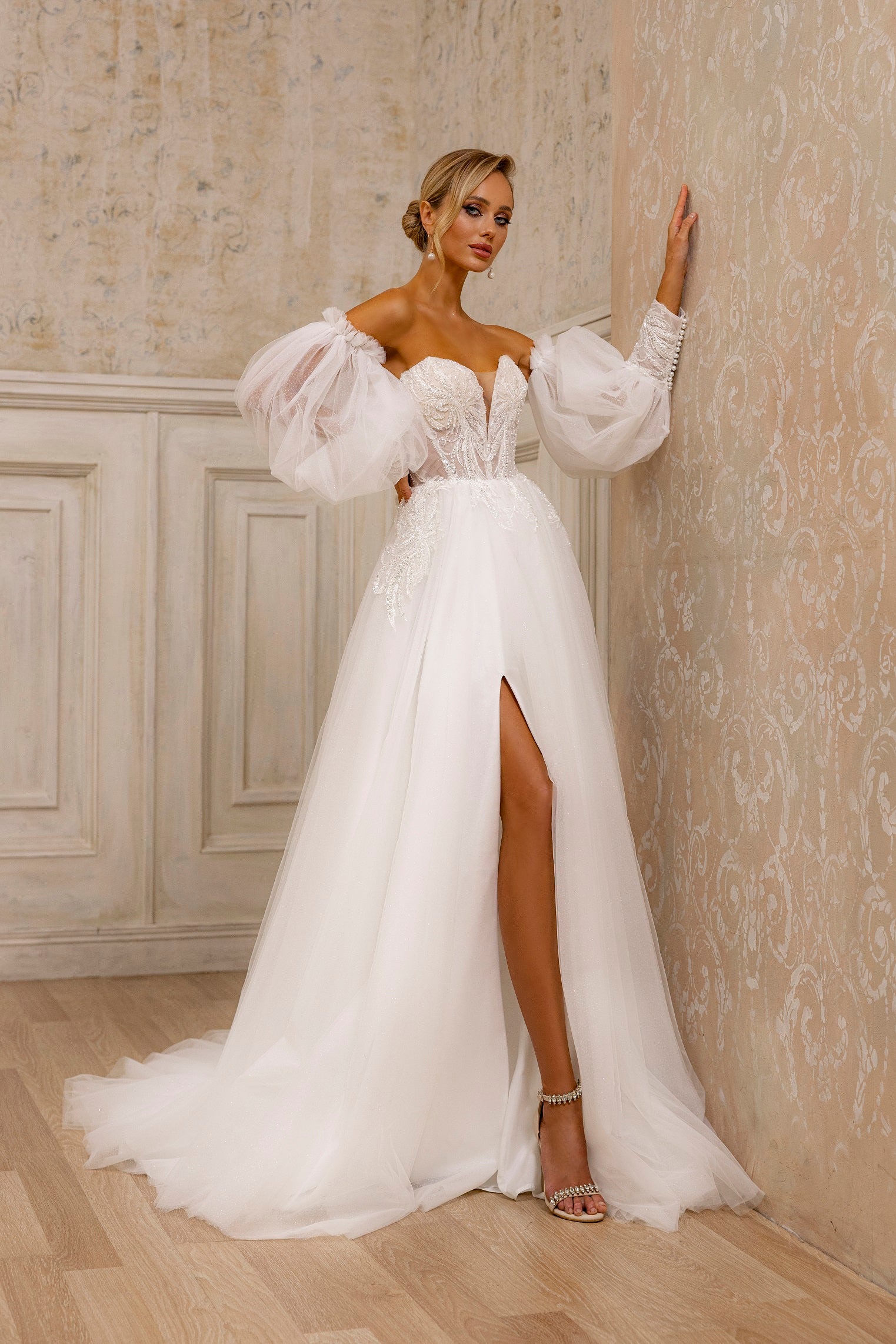 Robe de mariée Lady Di Bride 1218 – Bustier cœur avec manches bouffantes amovibles et fente