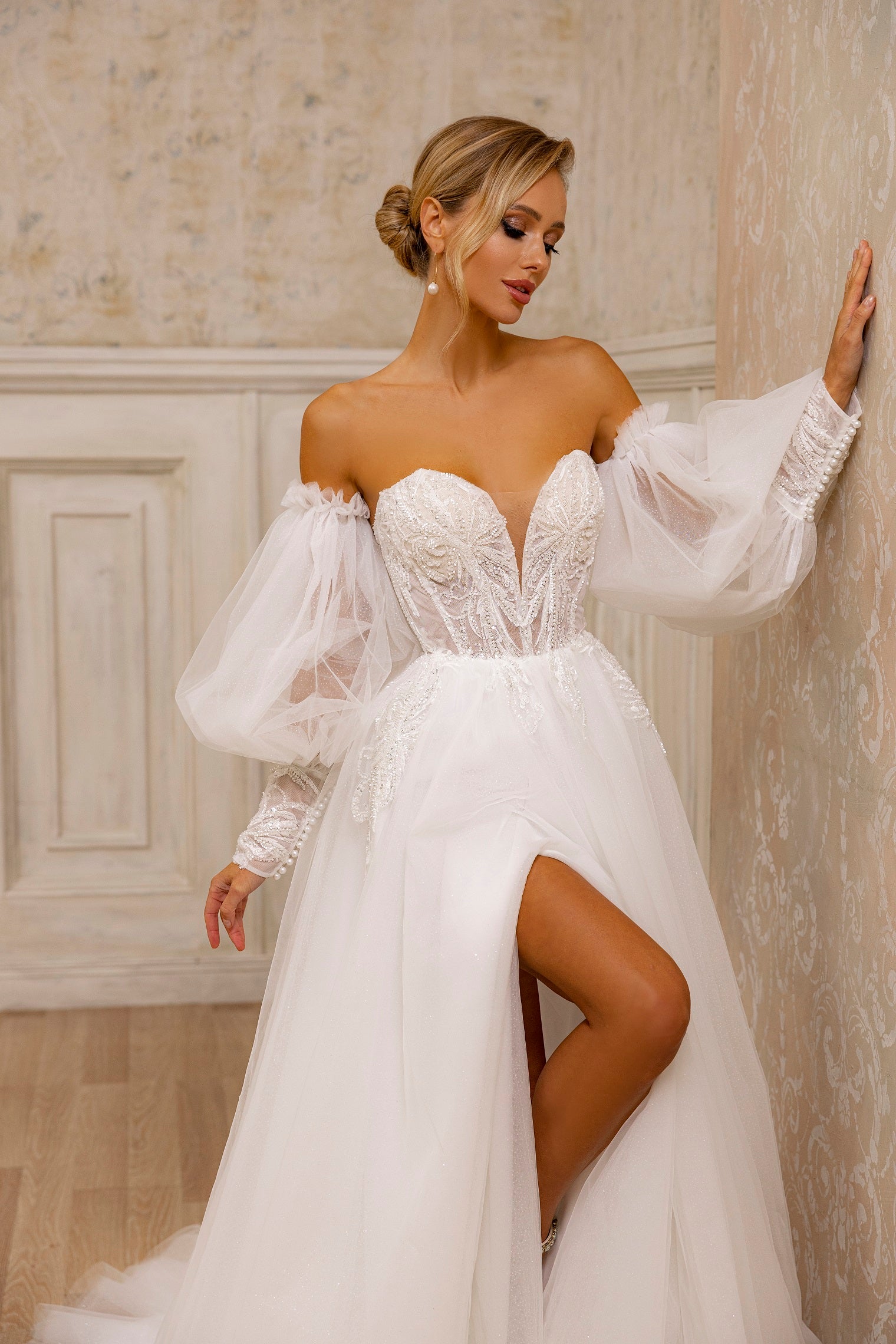 Robe de mariée Lady Di Bride 1218 – Bustier cœur avec manches bouffantes amovibles et fente