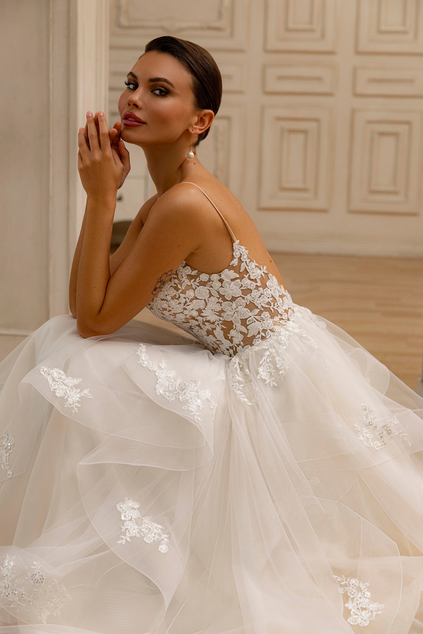 Robe de mariée Lady Di Bride 1229 – fines bretelles, dentelle et jupe déstructuré en tulle