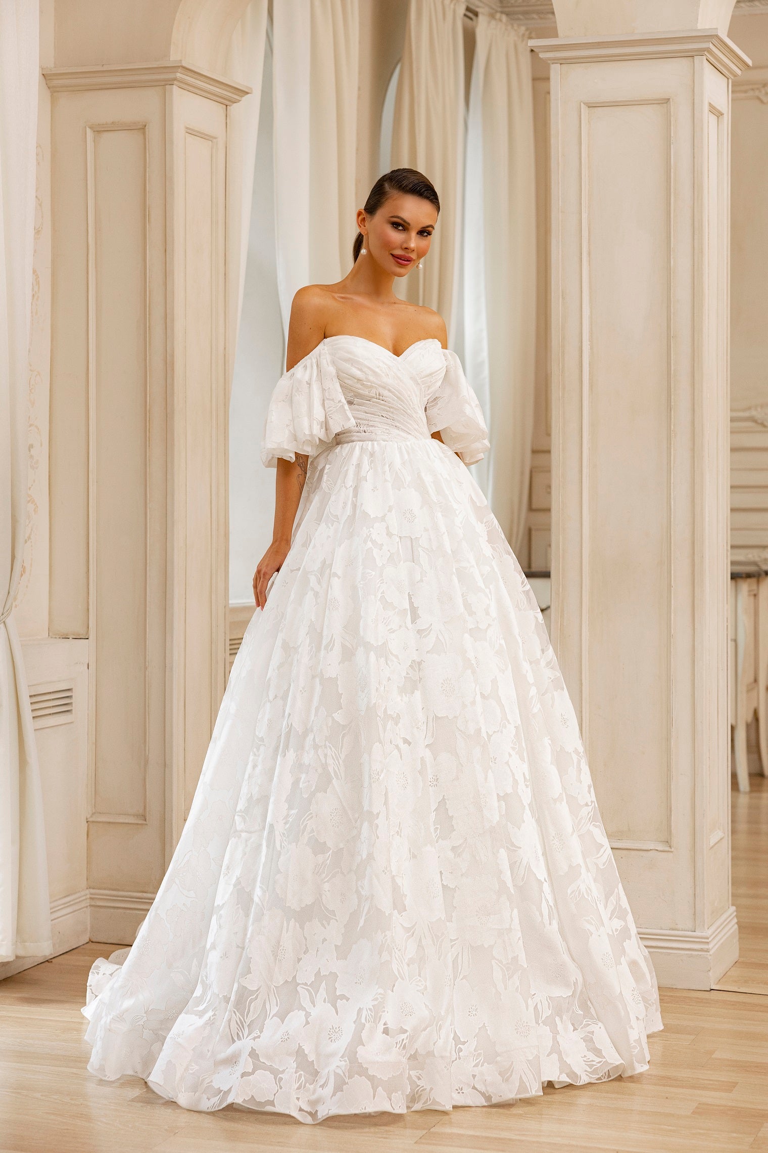 Robe de mariée Lady Di Bride 1230 – Style princesse en tulle brodé et manches bouffantes amovibles
