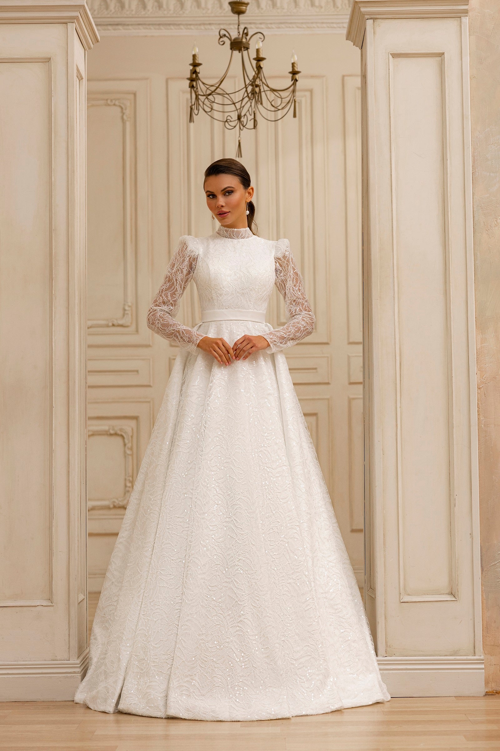 Robe de mariée Lady Di Bride 1234 – Princesse, manches longues et col montant