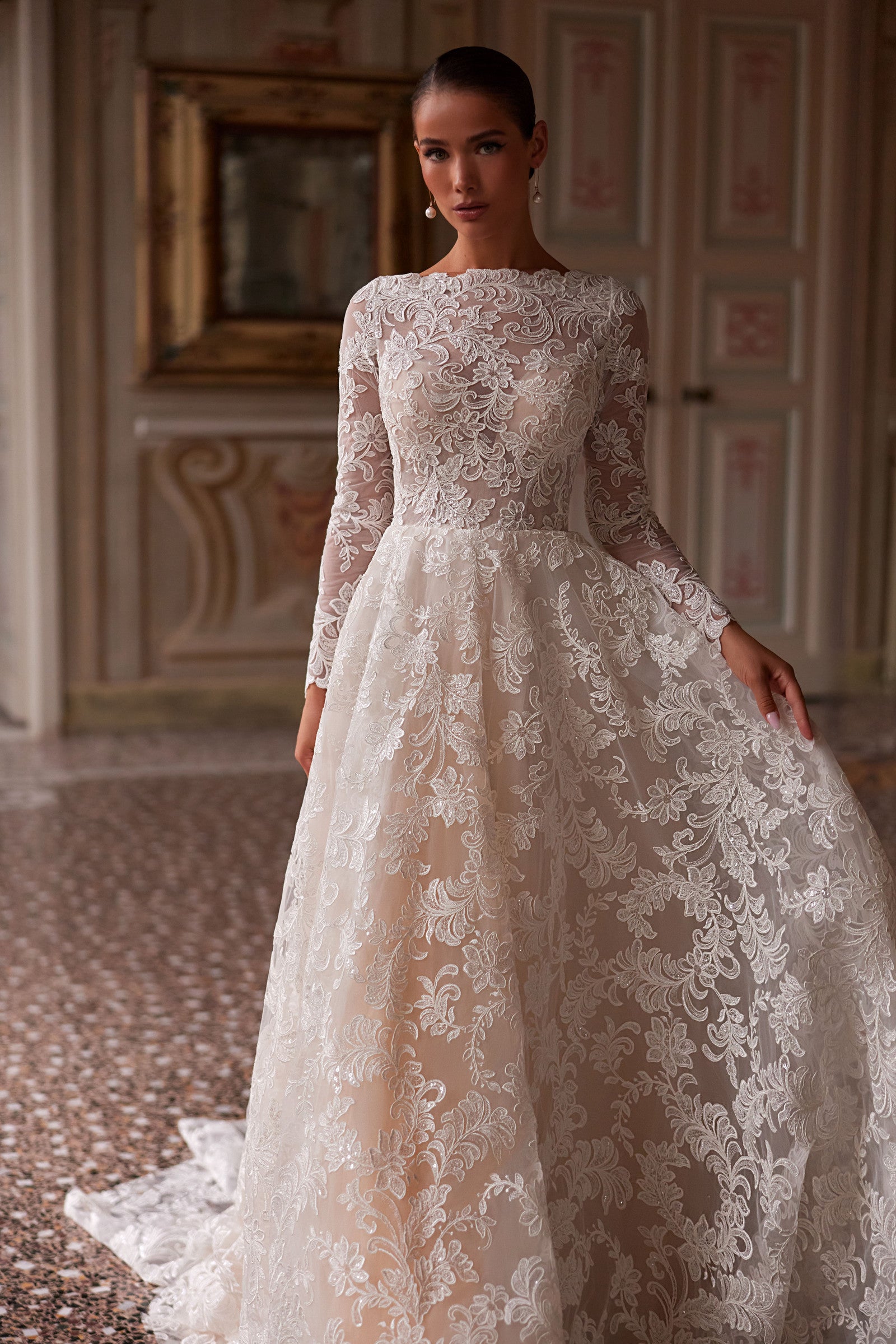 Robe de mariée Lady Di Bride 1428 – A-line en dentelle intégrale avec manches longues dos fermé