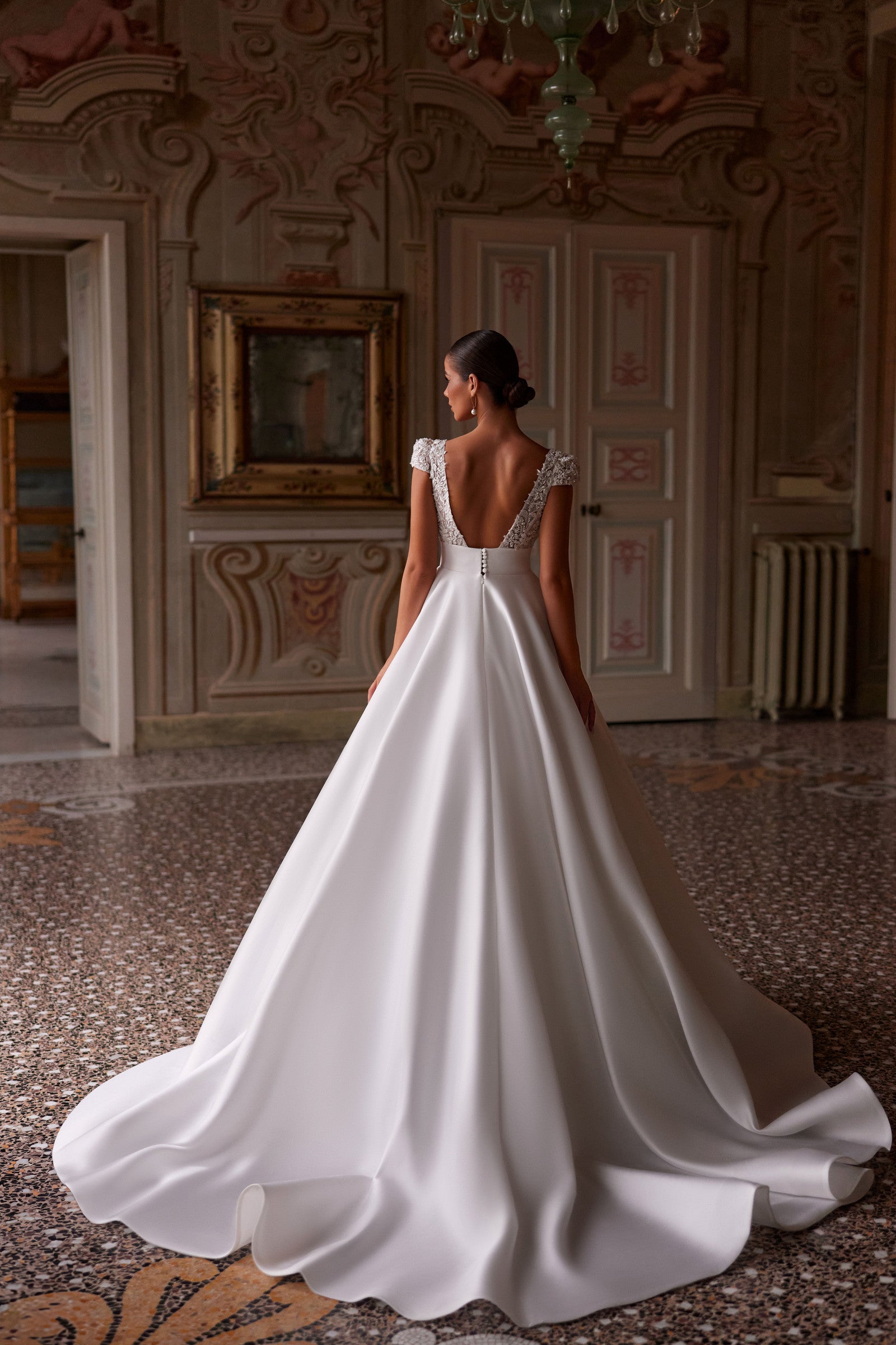 Robe de mariée Lady Di Bride 1429 – Jupe princesse taille empire en mikado et corsage dentelle