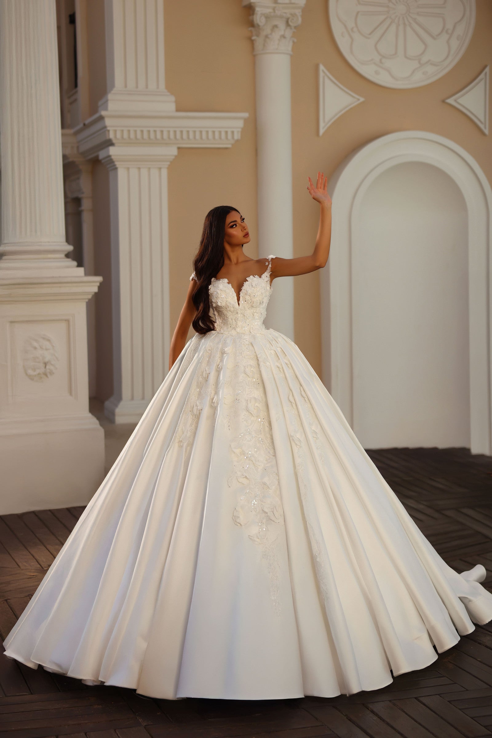 Robe de mariée Lady Di Bride 1521 – Princesse volumineuse satinée avec broderies 3D
