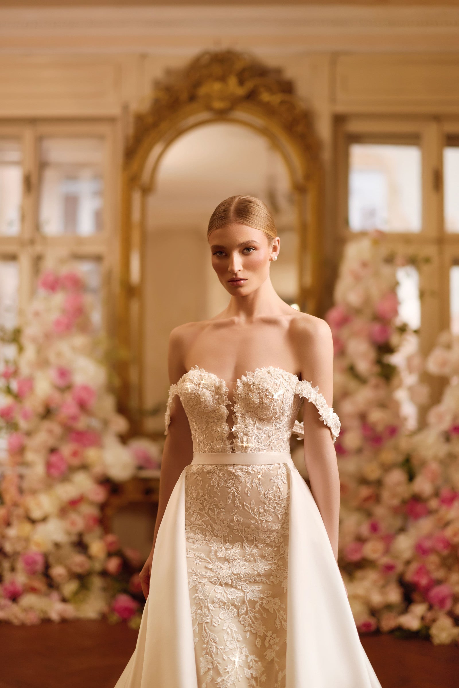 Robe de mariée Lady Di Bride 1608 – Robe sirène fourreau dentelle avec sur-jupe et corset amovible