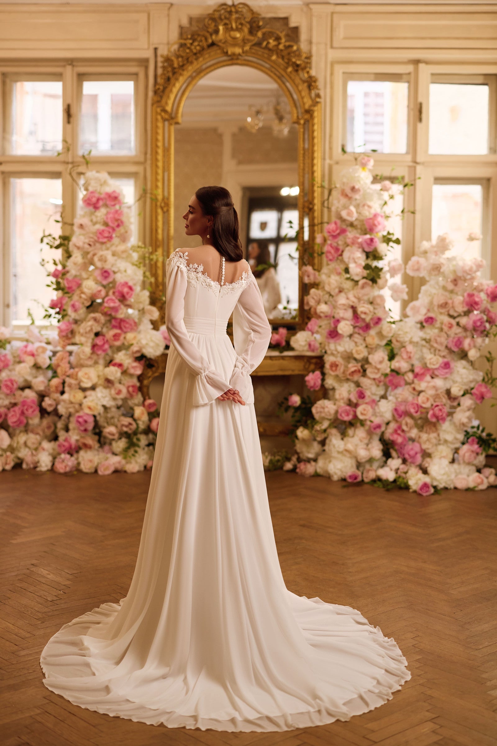 Robe de mariée Lady Di Bride 1621 – mousseline manches longues et jupe fendue