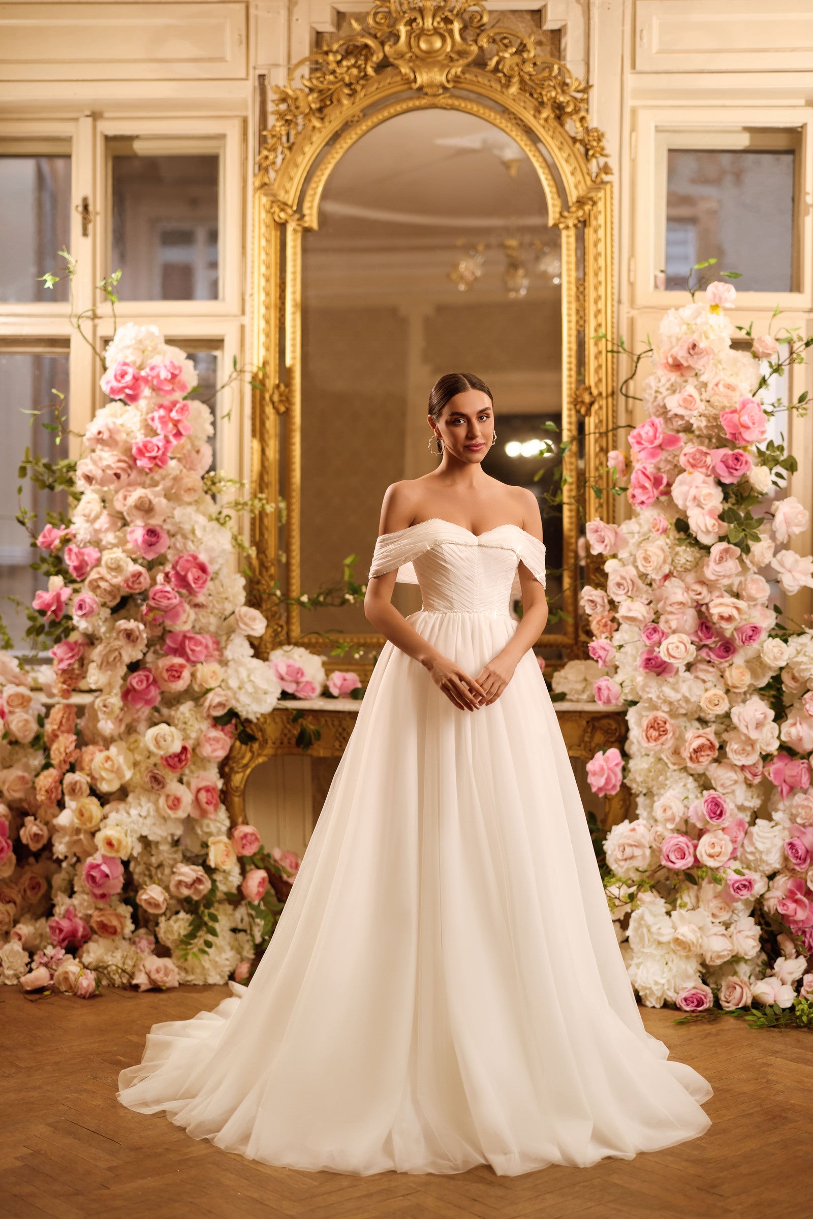 Robe de mariée Lady Di Bride 1624 – Bustier col bateau croisé et jupe fluide en tulle