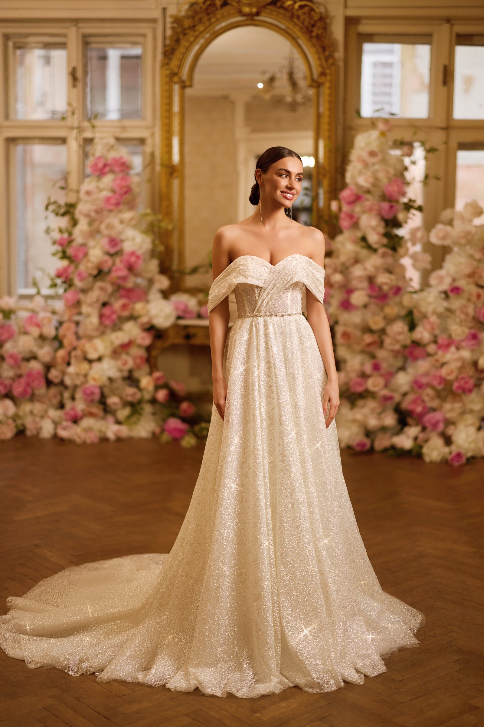 Robe de mariée Lady Di Bride 1633 – Coupe fluide scintillante en tulle et manches tombantes