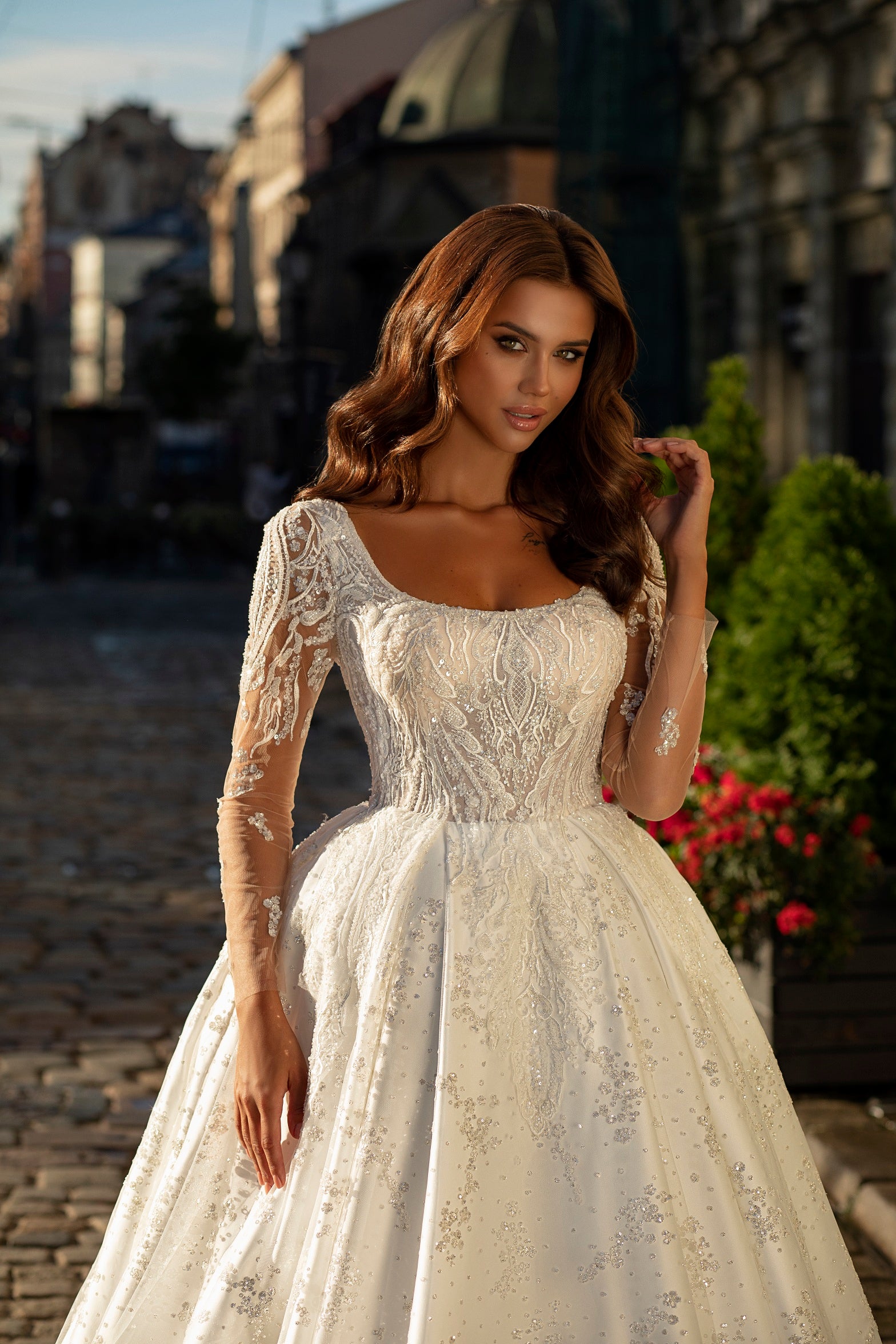 Robe de mariée Lady Di Bride 910 – Robe princesse scintillante à manches longues en dentelle