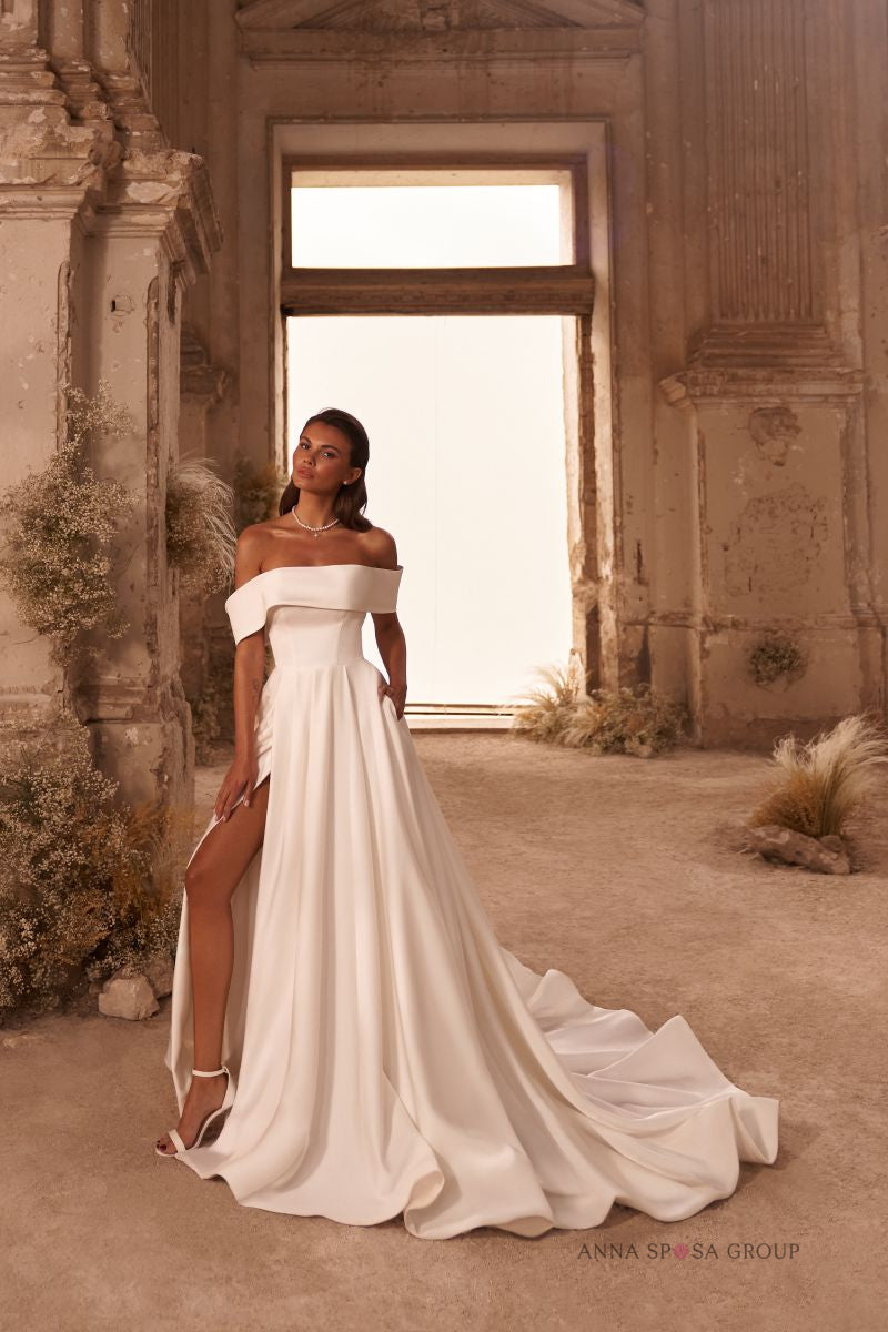 Robe de mariée Barilla – Ligne A minimaliste en satin Mikado col bretelles amovibles