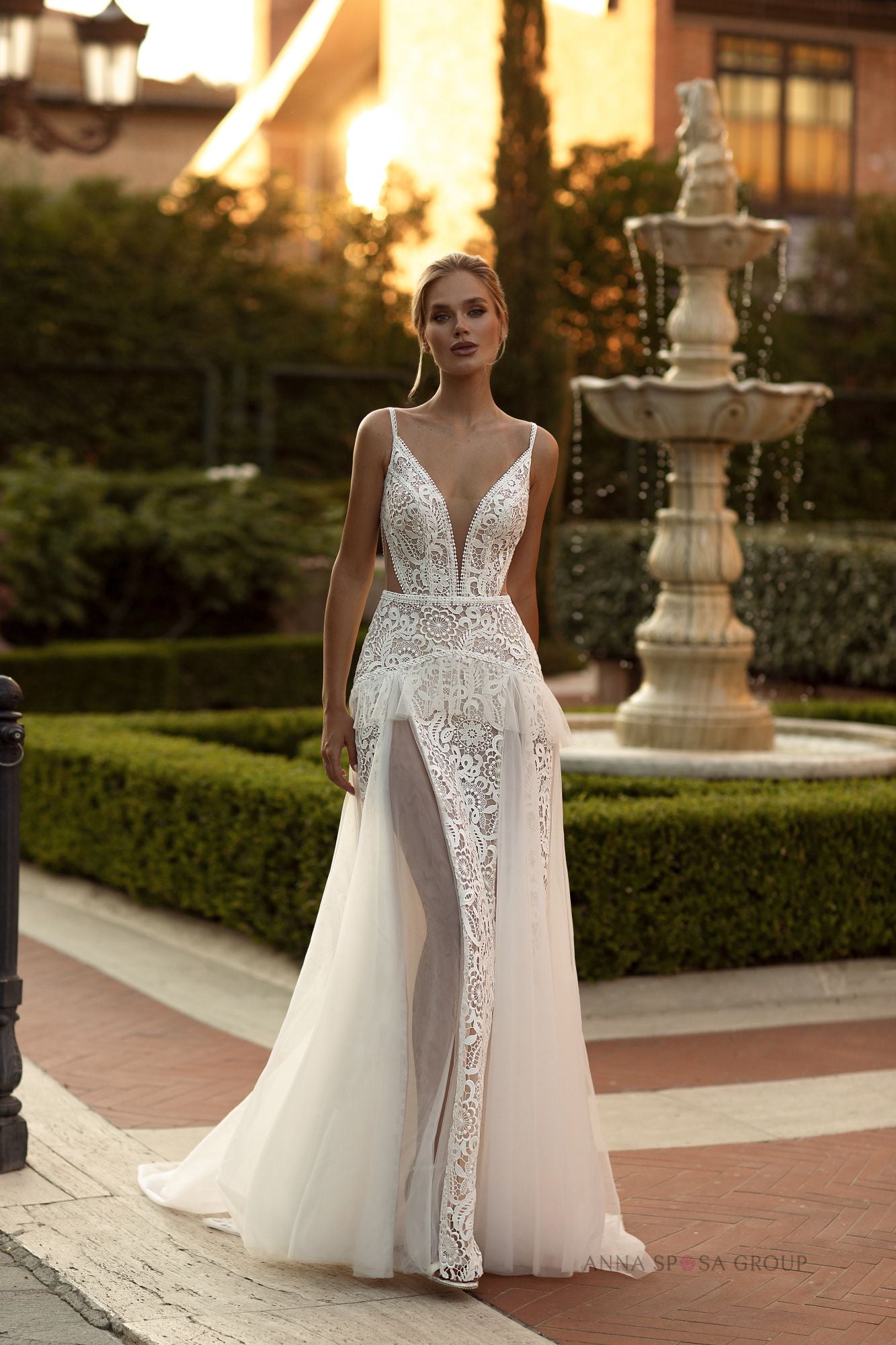 Robe de mariée La Petra Betula – Dentelle bohème avec bretelles fines et détails transparents