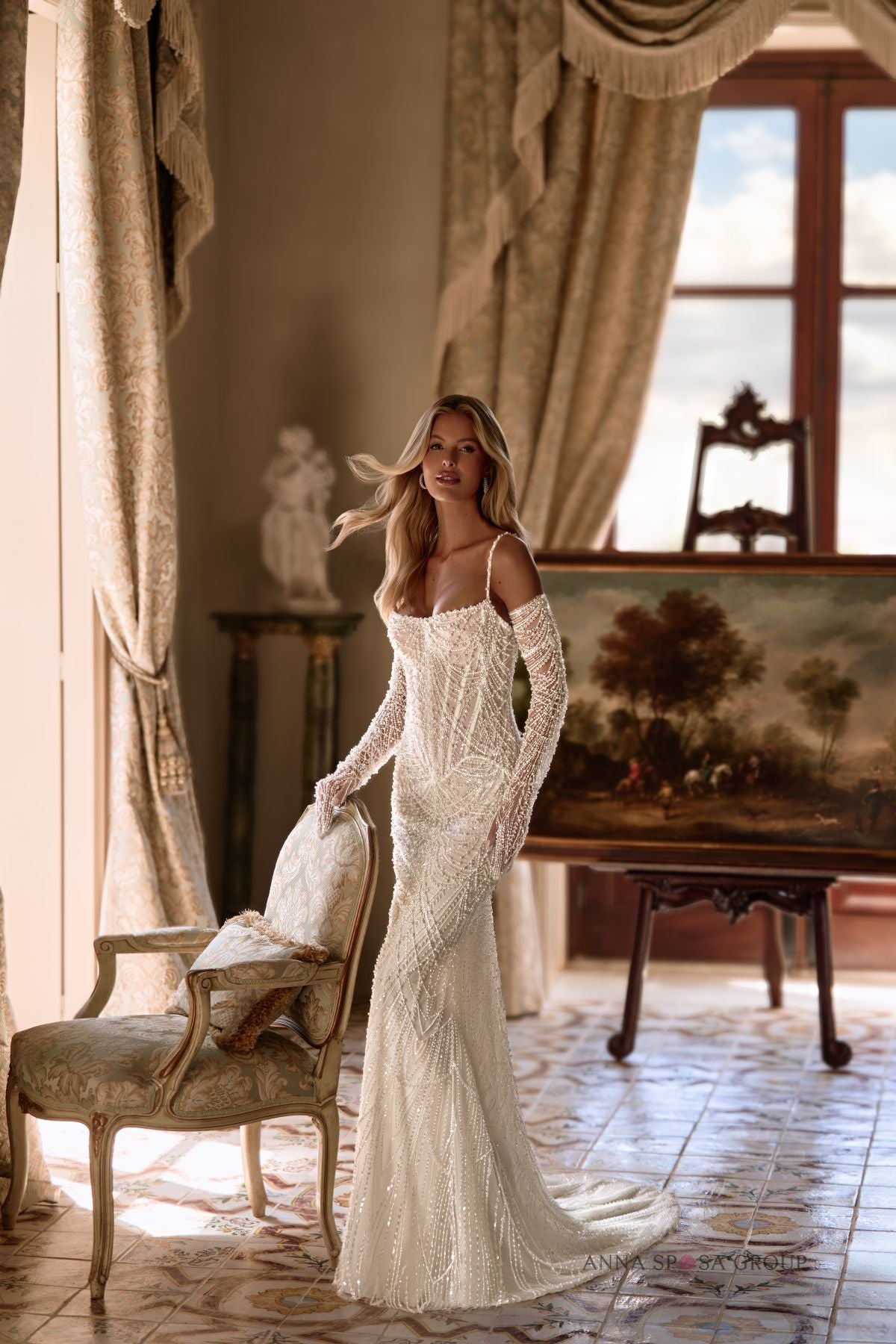 Robe de mariée Anna Sposa Biel – Sirène ajustée en dentelle perlée avec gants amovibles