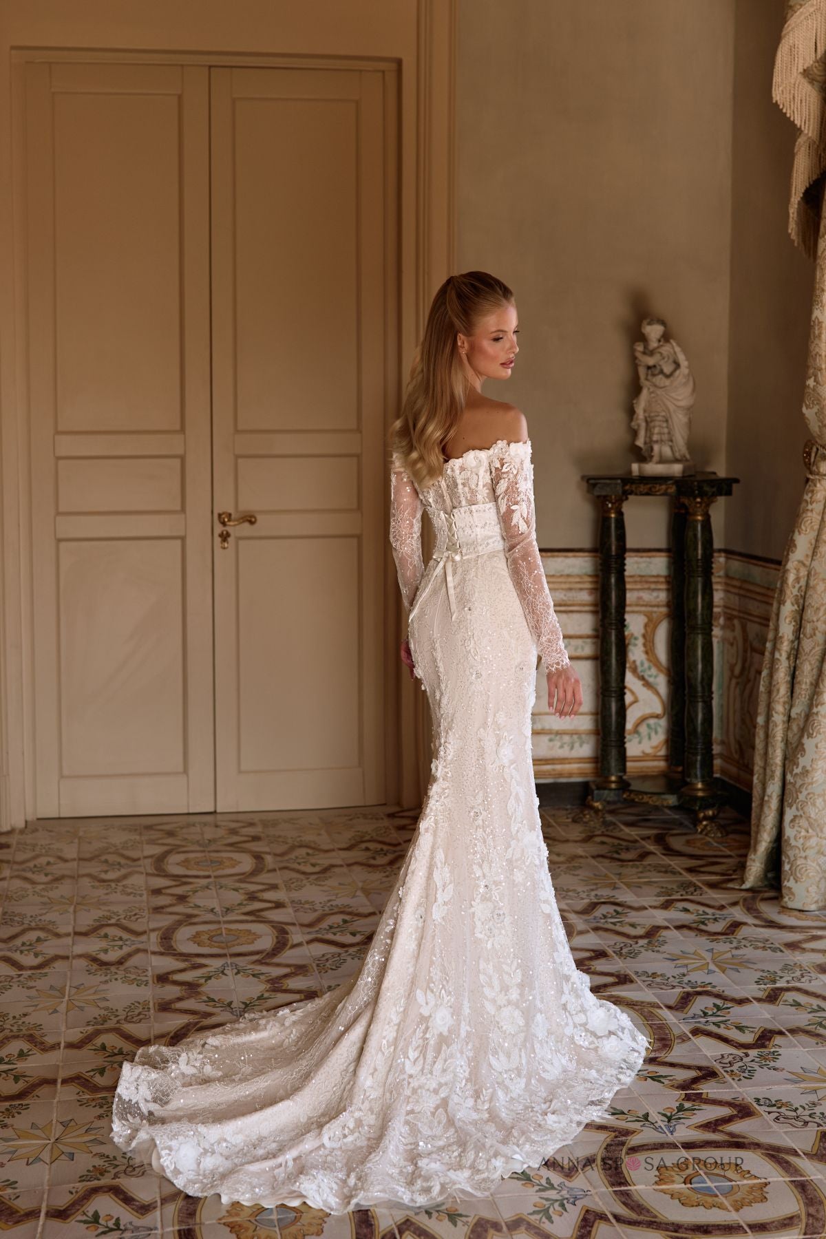 Anna Sposa Claufouti Brautkleid – Elfenbeinfarbenes Meerjungfrauenkleid aus floraler Spitze mit abnehmbarem Korsett