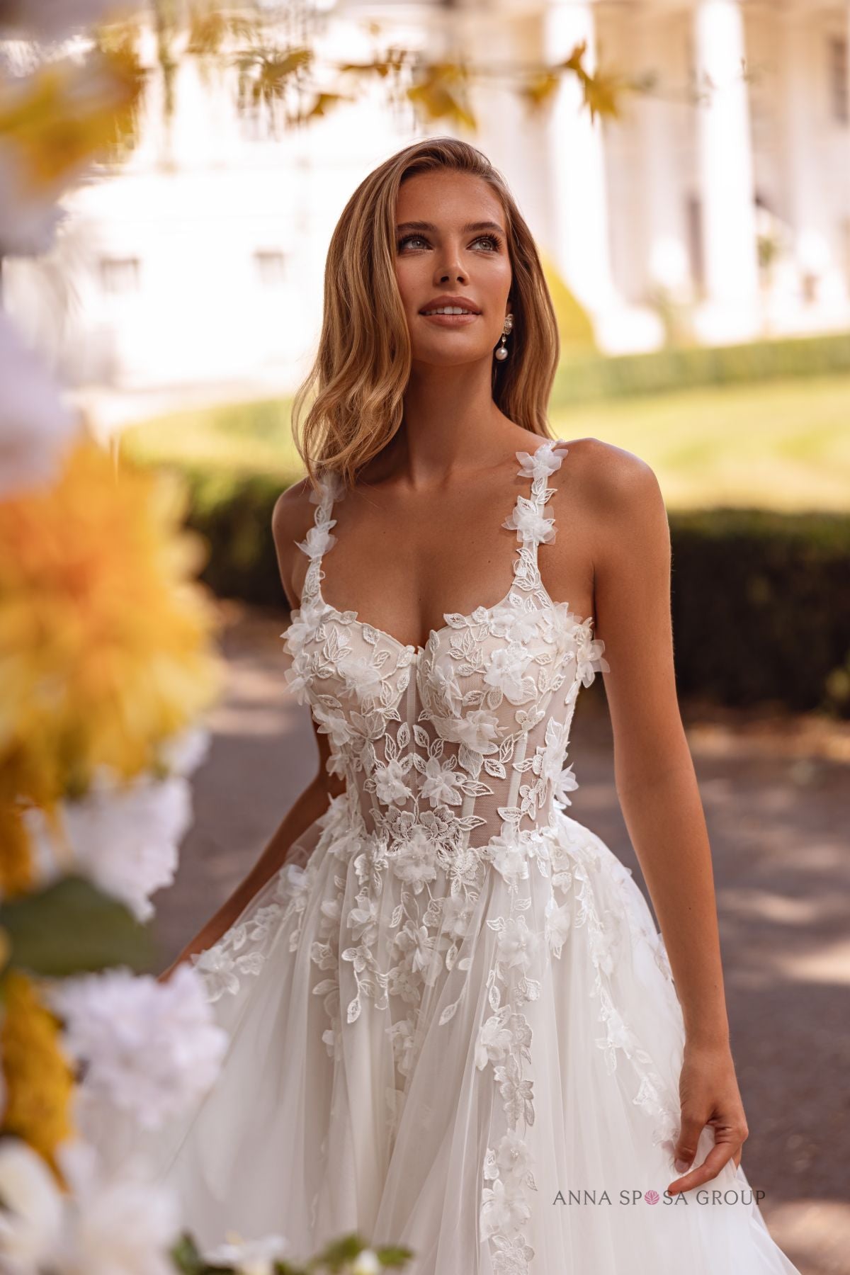 Robe de mariée Anna Sposa Diamanta – Ligne A ivoire en dentelle florale et tulle aérien