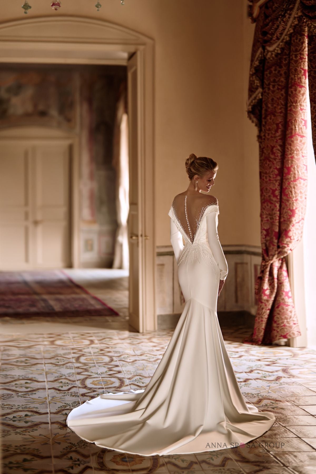 Robe de mariée Anna Sposa Dolfa – Sirène - fourreau ajustée en crêpe et dentelle