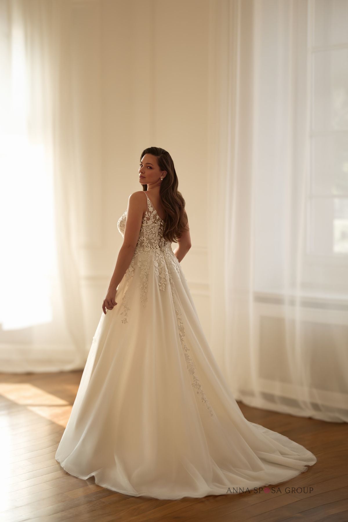 Robe de mariée Anna Sposa Donatella – Ligne A en dentelle florale et tulle