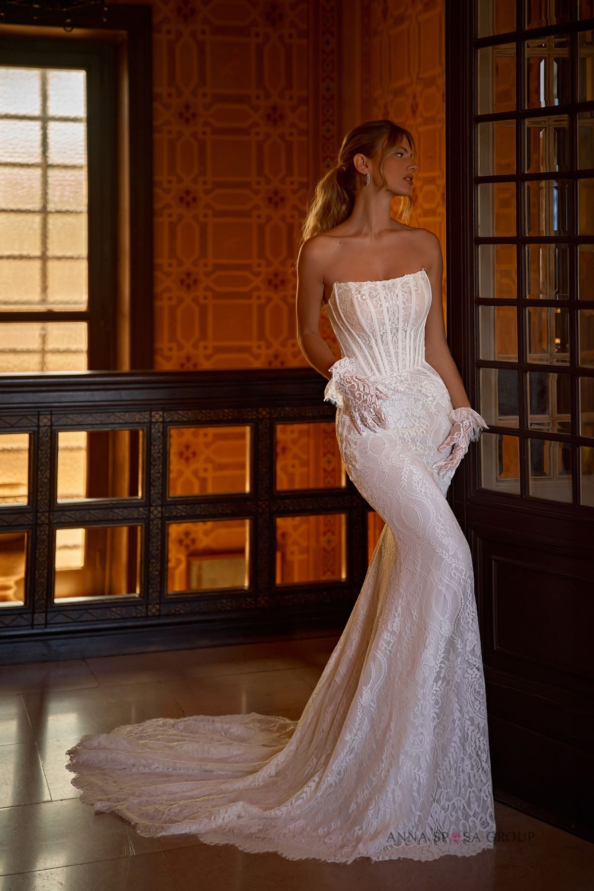 Robe de mariée Ferige – Silhouette sirène, dentelle & corset sculptant