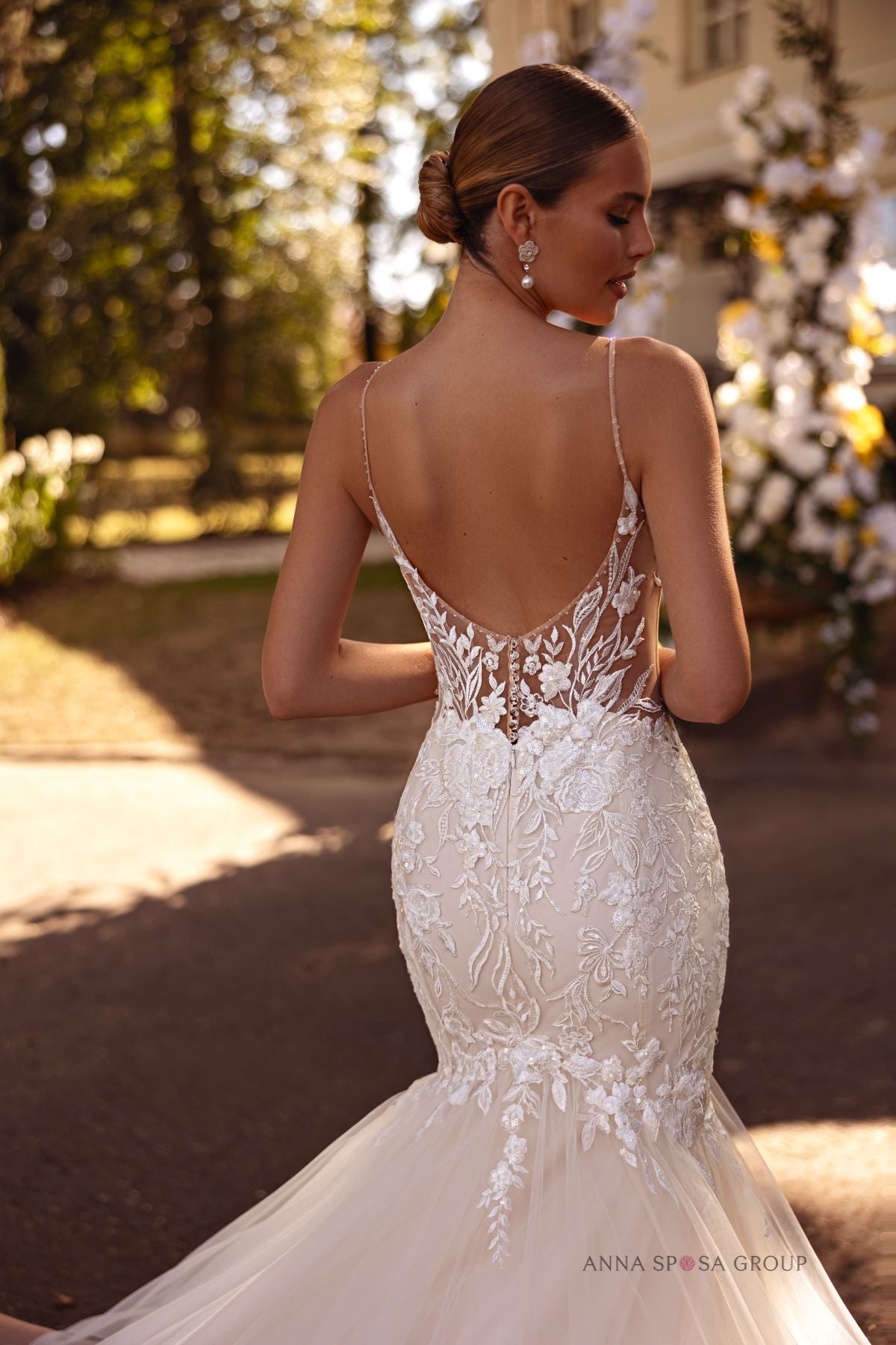 Anna Sposa Frudia Brautkleid – Elfenbeinfarbenes Meerjungfrauenkleid aus floraler Spitze und Tüll