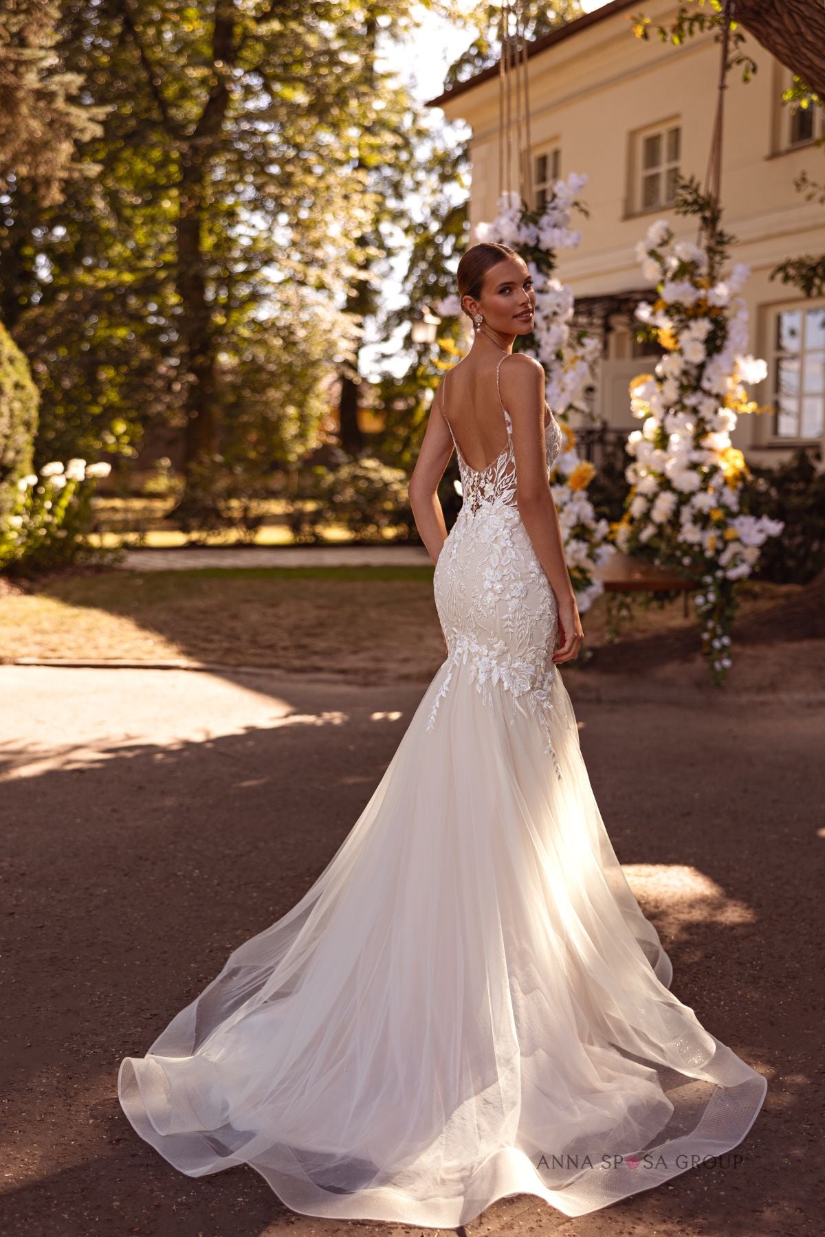 Anna Sposa Frudia Brautkleid – Elfenbeinfarbenes Meerjungfrauenkleid aus floraler Spitze und Tüll