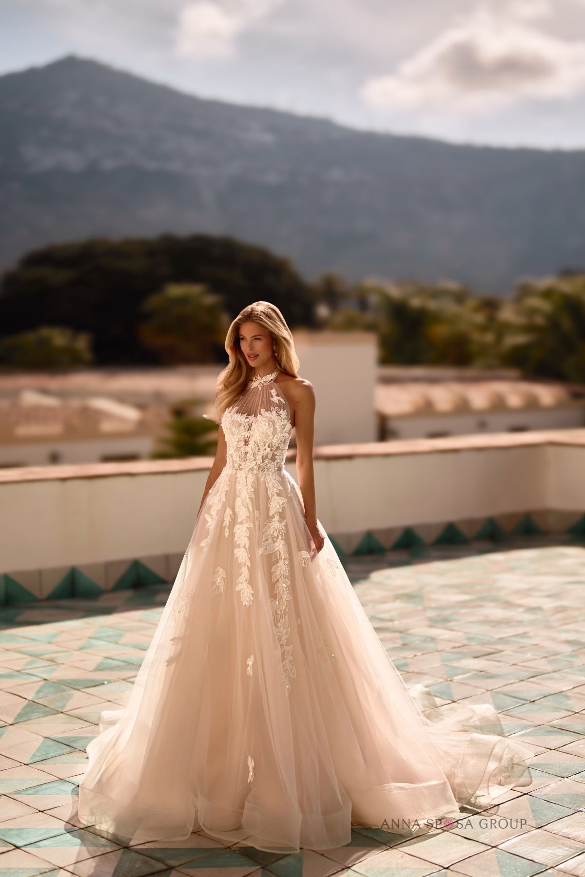 Robe de mariée Anna Sposa Iltana – A-line romantique en dentelle florale et tulle nude