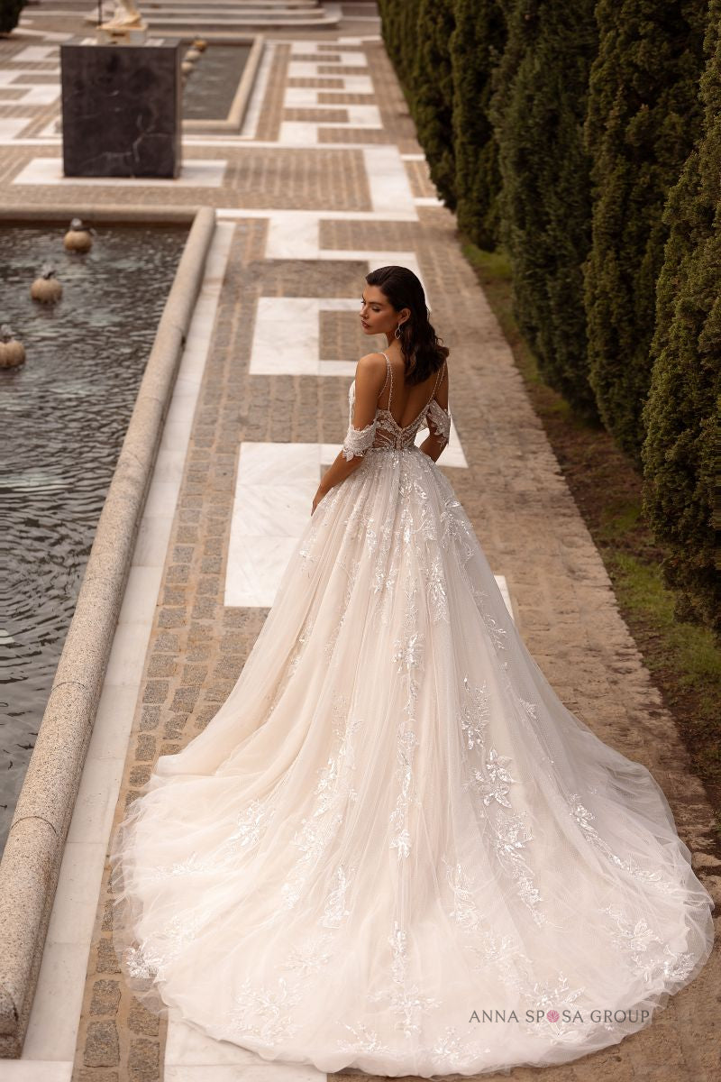 Robe de mariée Anna Sposa Iraida – Volumineuse nude en dentelle avec bretelles amovibles