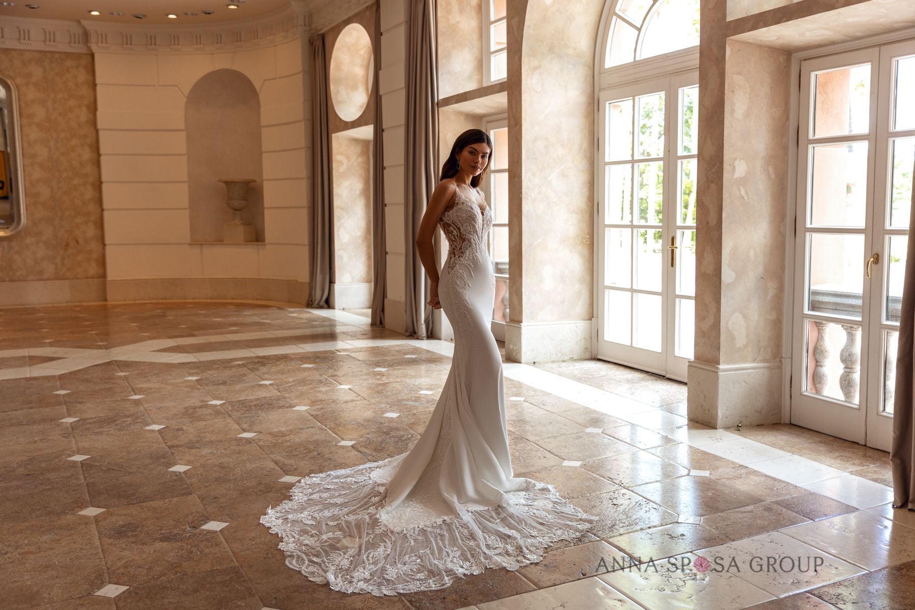 Anna Sposa Kamondo Brautkleid – Elfenbeinfarbenes Meerjungfrauenkleid aus Spitze und Crêpe, tailliert
