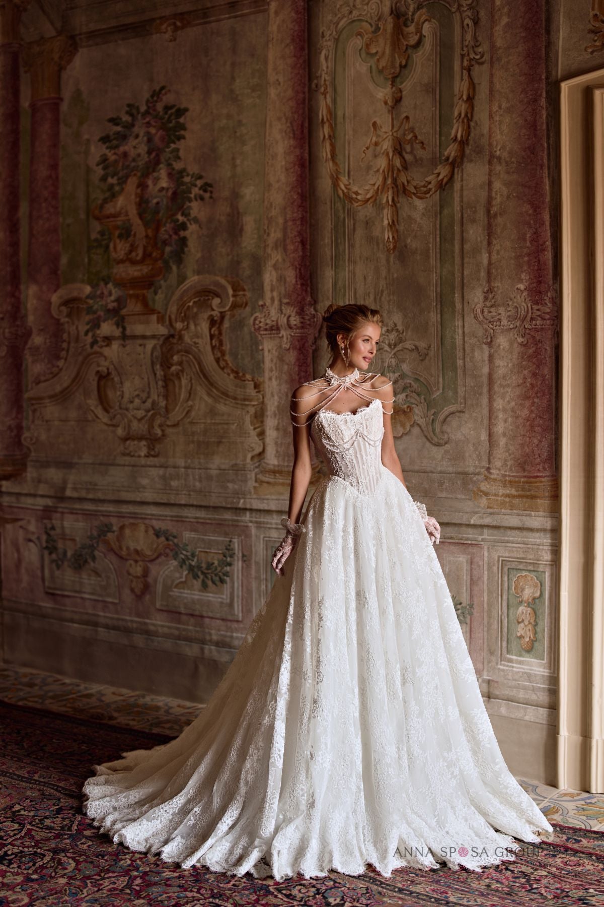 Robe de mariée Anna Sposa Katrin – A-Line tout en dentelle ivoire avec collier épaule en perles