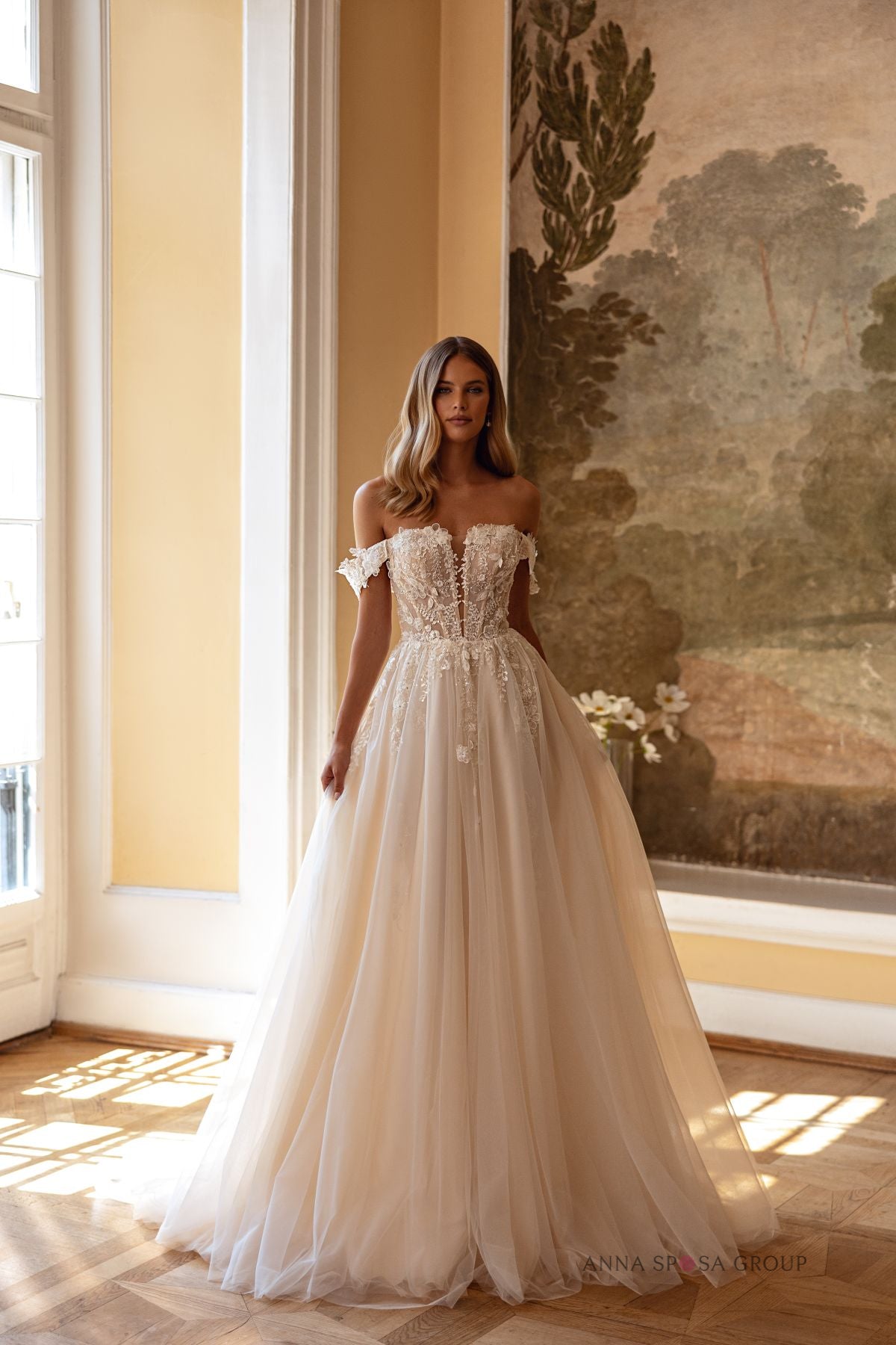 Robe de mariée Anna Sposa Konstantsia – Ligne A nude en dentelle florale avec manches amovibles