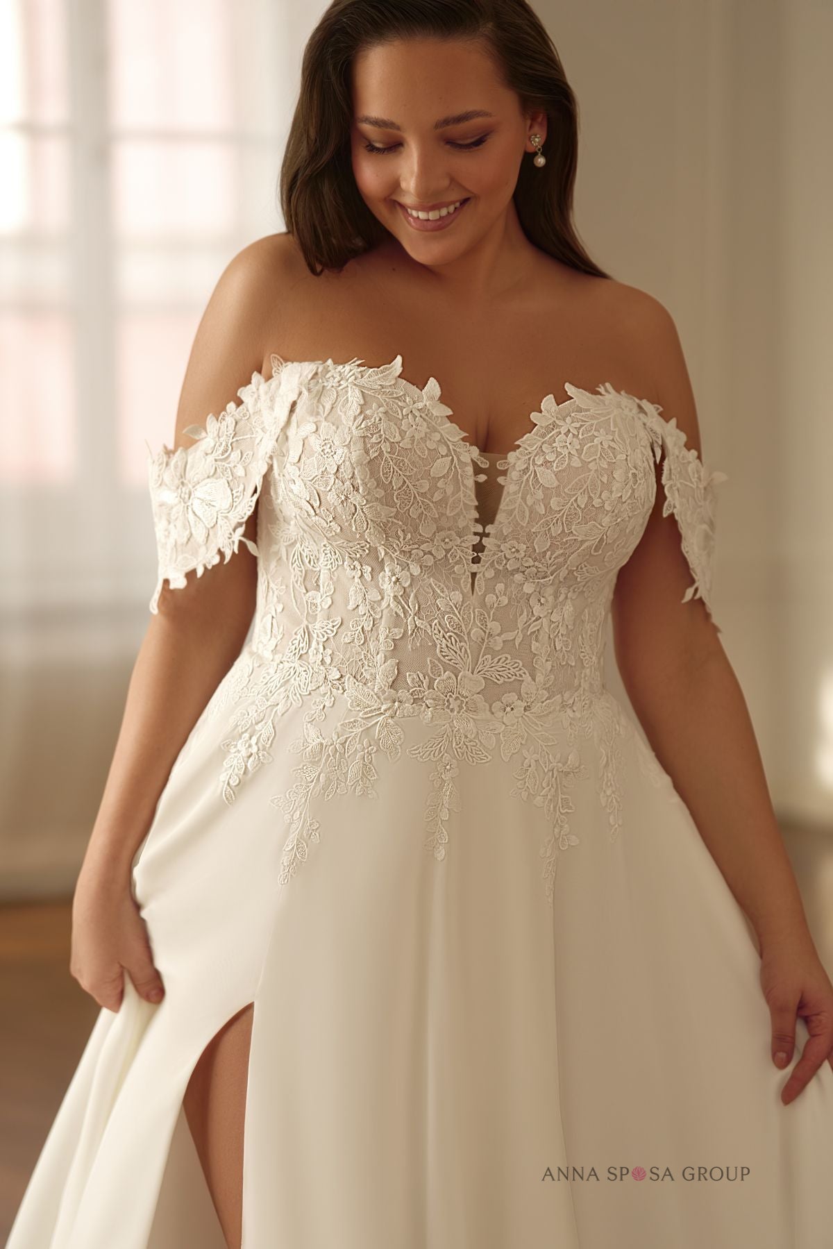 Robe de mariée Anna Sposa Leroy – Ligne A en dentelle haut de gamme et jupe fluide en mousseline