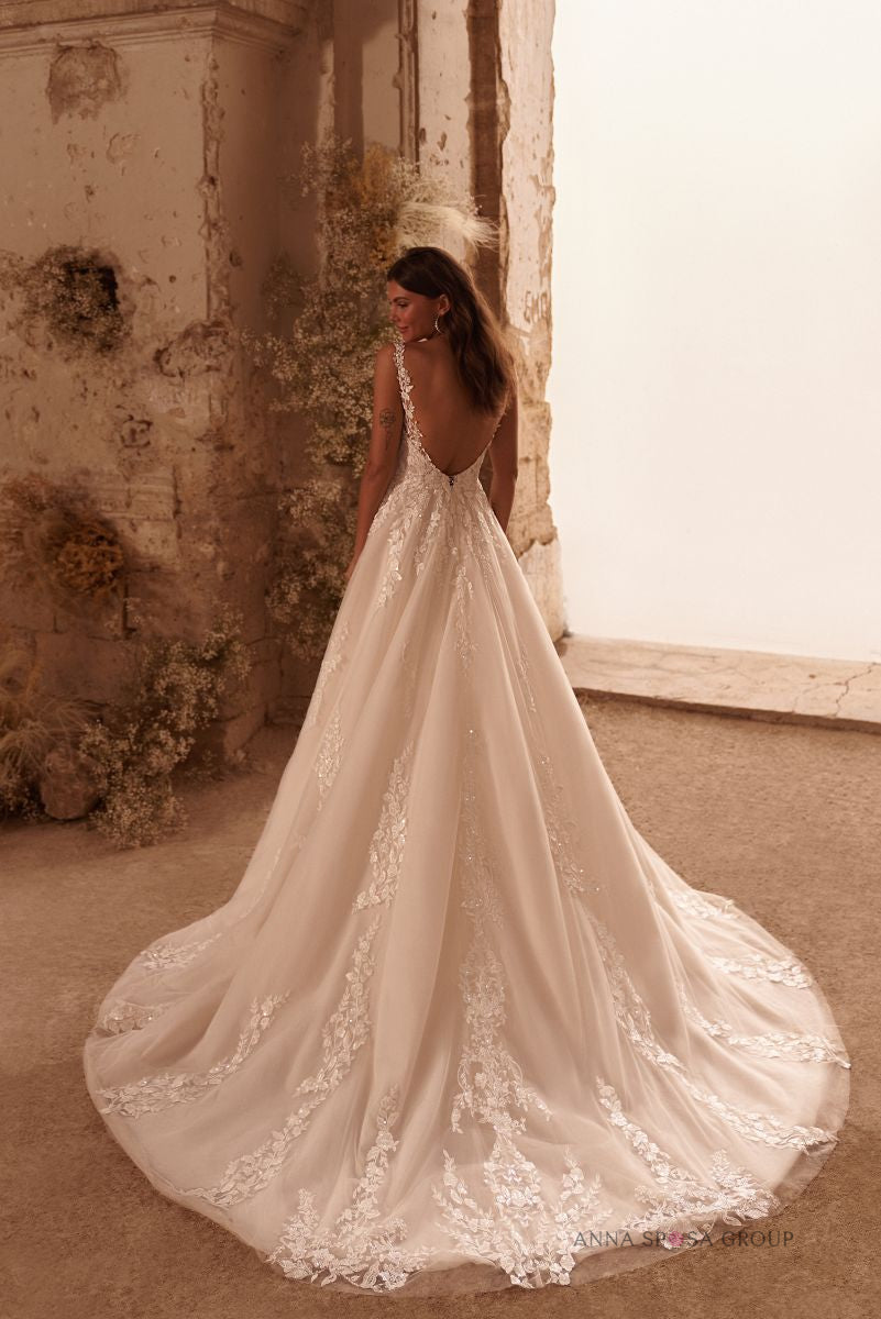 Mable Brautkleid – Romantisches, voluminöses Kleid aus besticktem Tüll