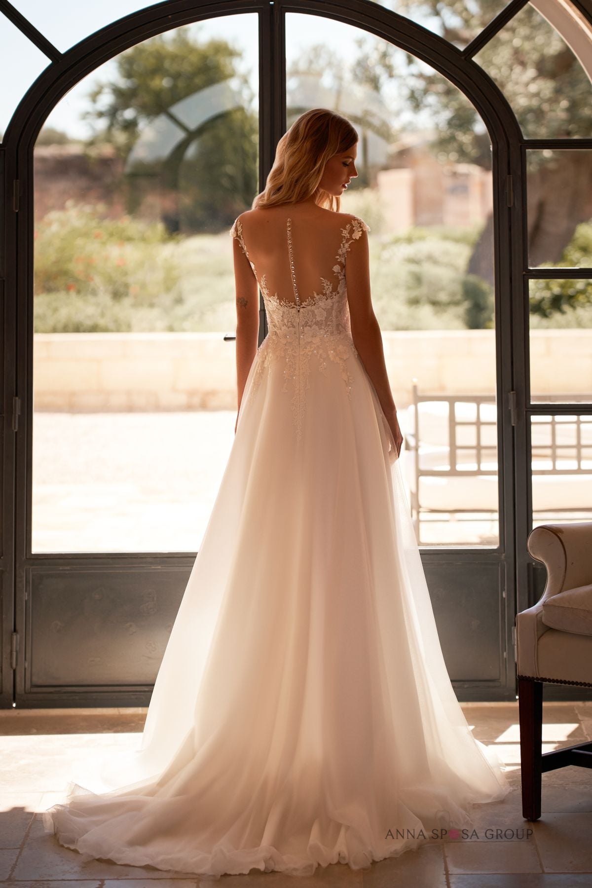 Robe de mariée Makoto – Dentelle florale, bustier romantique & jupe fluide