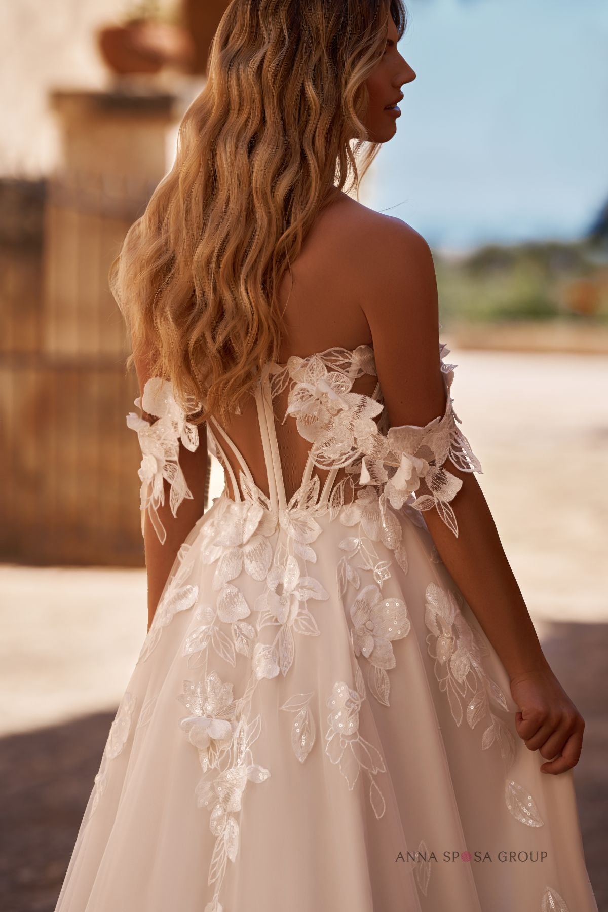 Robe de mariée Meredith – A-line dentelle florale et bretelles tombantes