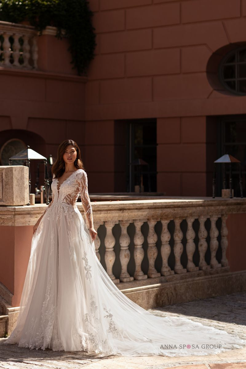 Robe de mariée Anna Sposa Oggi – Ligne A nude en dentelle florale avec dos ouvert et traîne longue