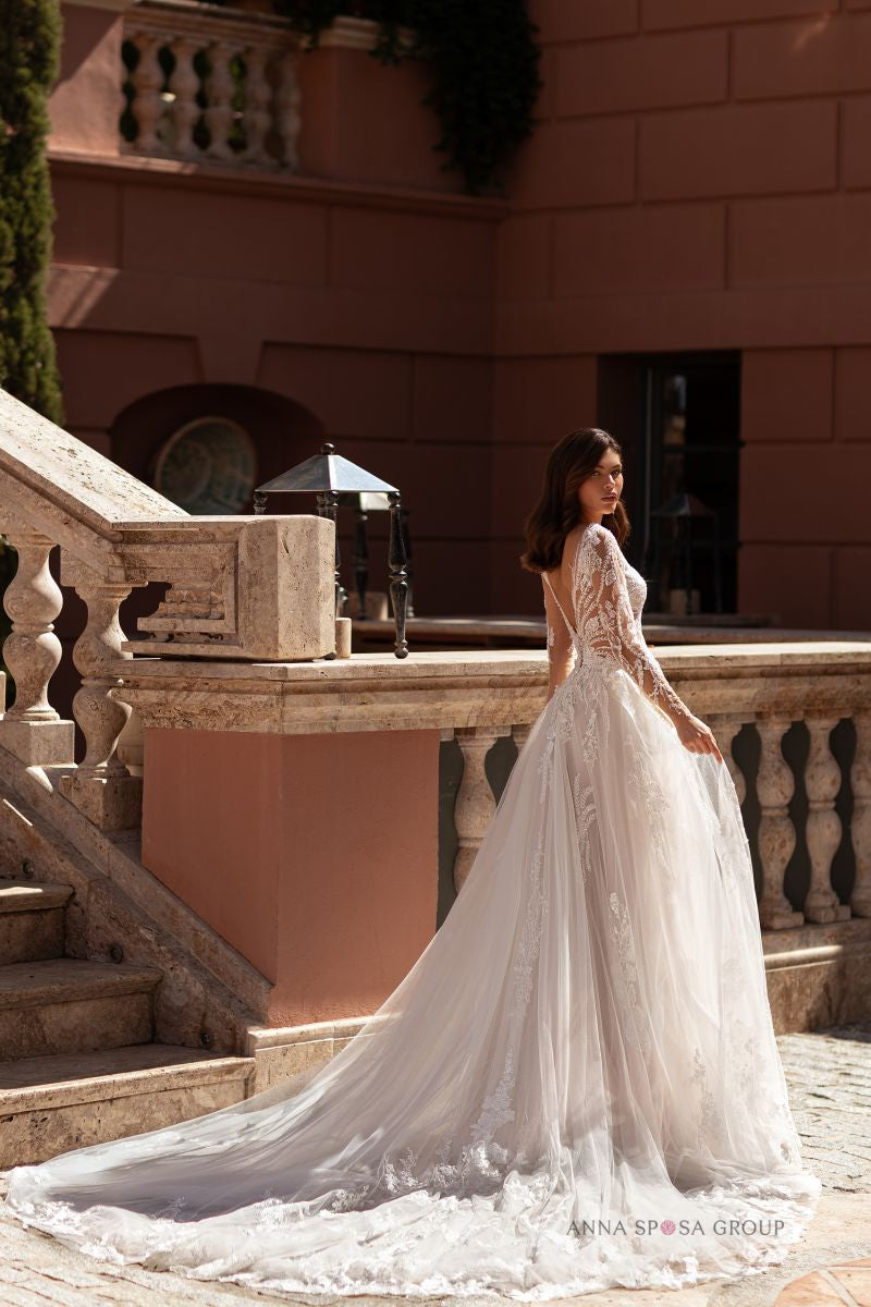 Anna Sposa Oggi A-Linien-Brautkleid aus nudefarbener, floraler Spitze mit offenem Rücken und langer Schleppe