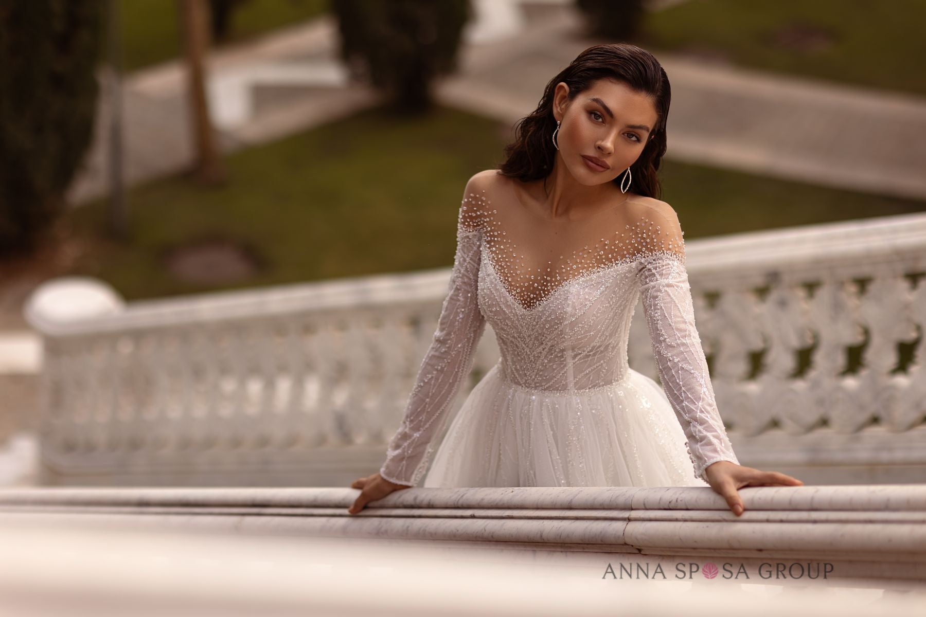Robe de mariée Anna Sposa Salma – Volumineuse ivoire en dentelle brodée de perles et cristaux avec manches longues